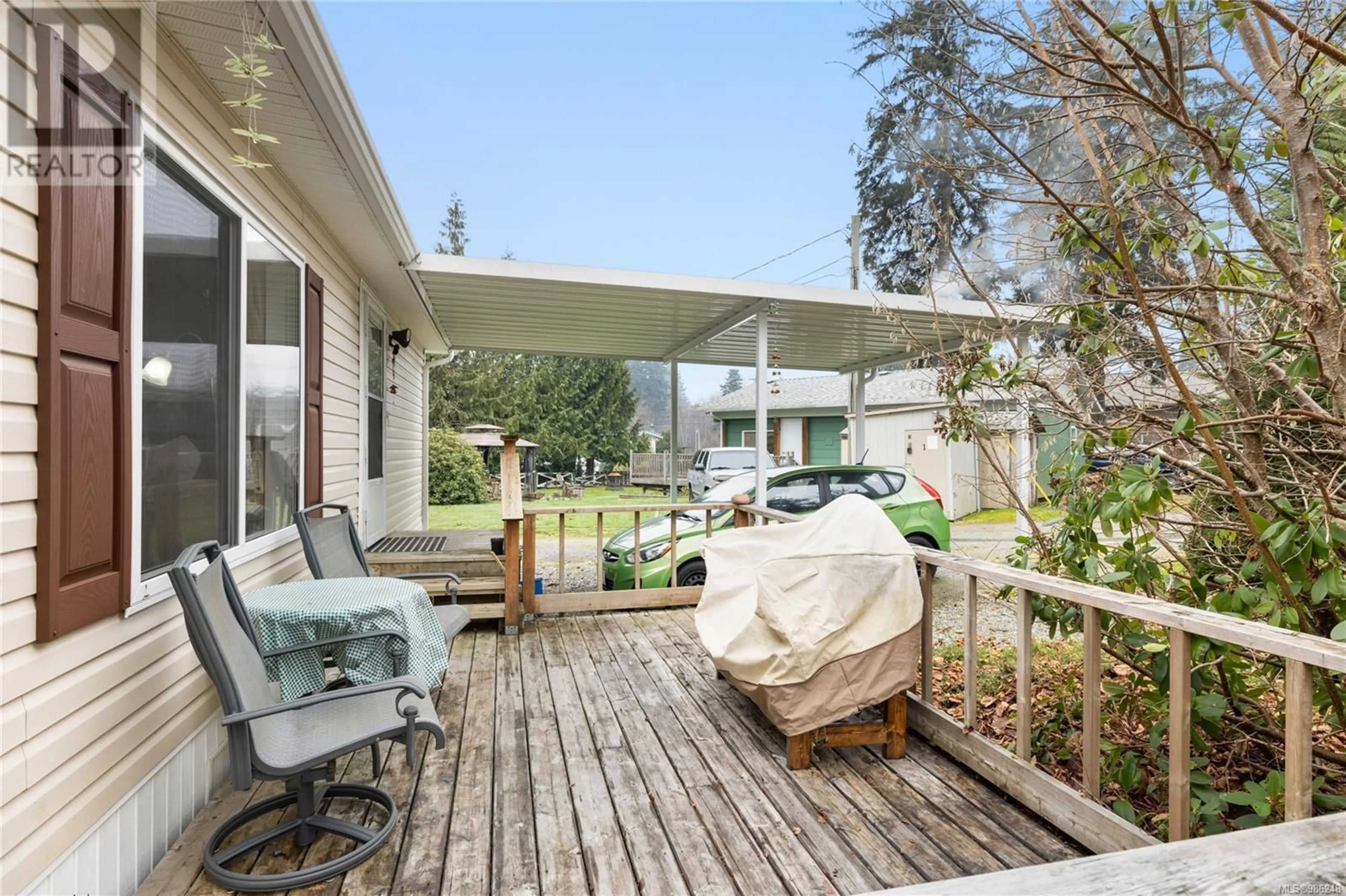 Patio, street for 4 6189 Lugrin Rd, Port Alberni British Columbia V9Y8G5