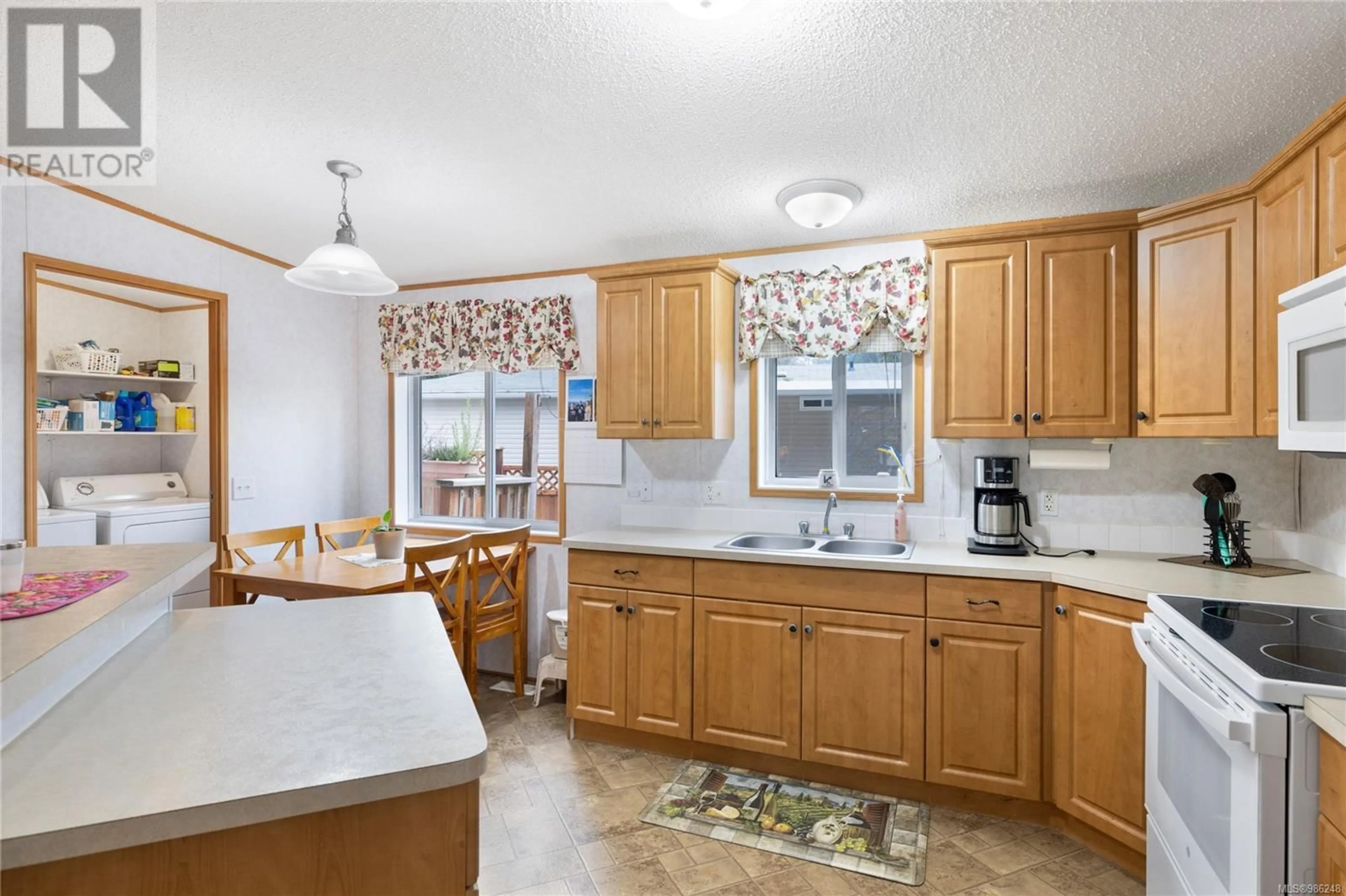 Standard kitchen, ceramic/tile floor for 4 6189 Lugrin Rd, Port Alberni British Columbia V9Y8G5