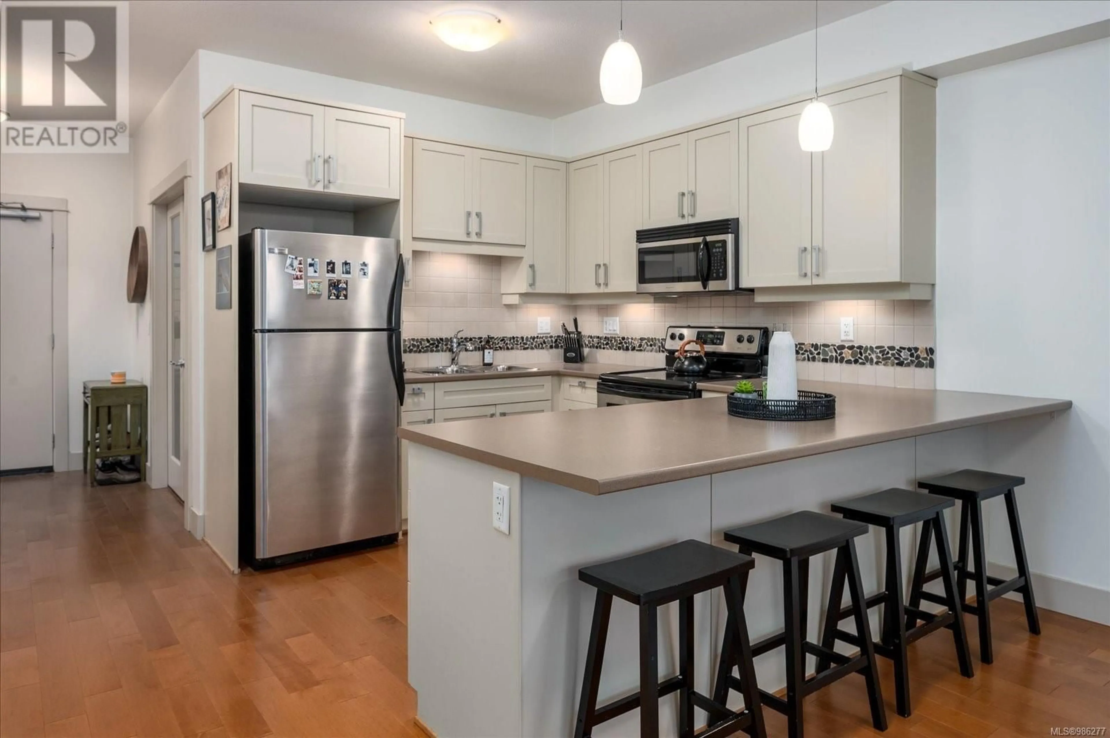 Open concept kitchen, unknown for 117 6310 McRobb Ave, Nanaimo British Columbia V9V1W8