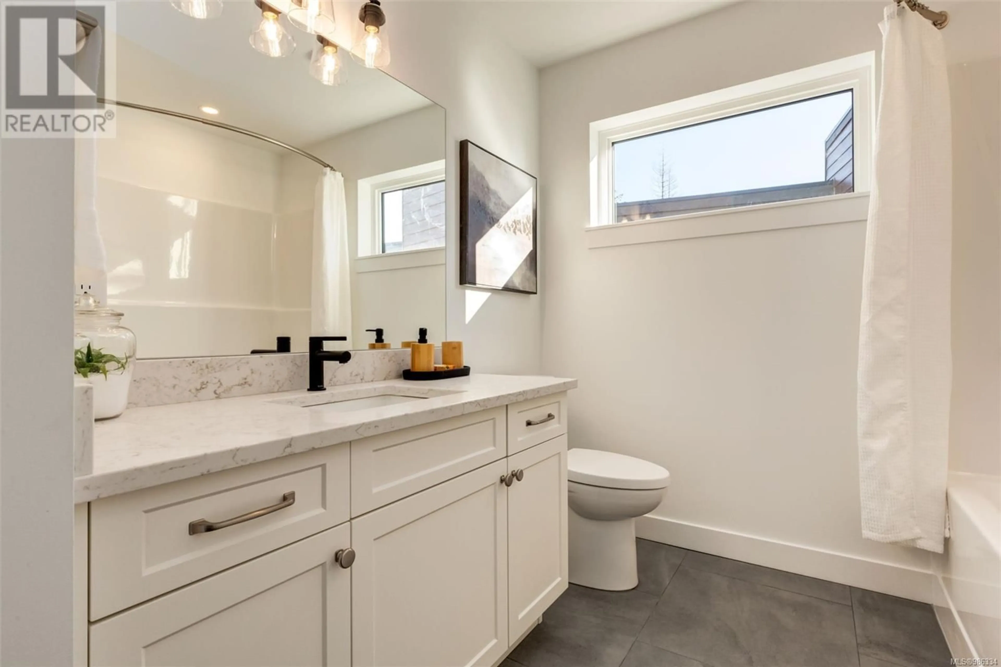Contemporary bathroom, ceramic/tile floor for 102 - 1220 MANZANITA PLACE, Nanaimo British Columbia V9T0L7