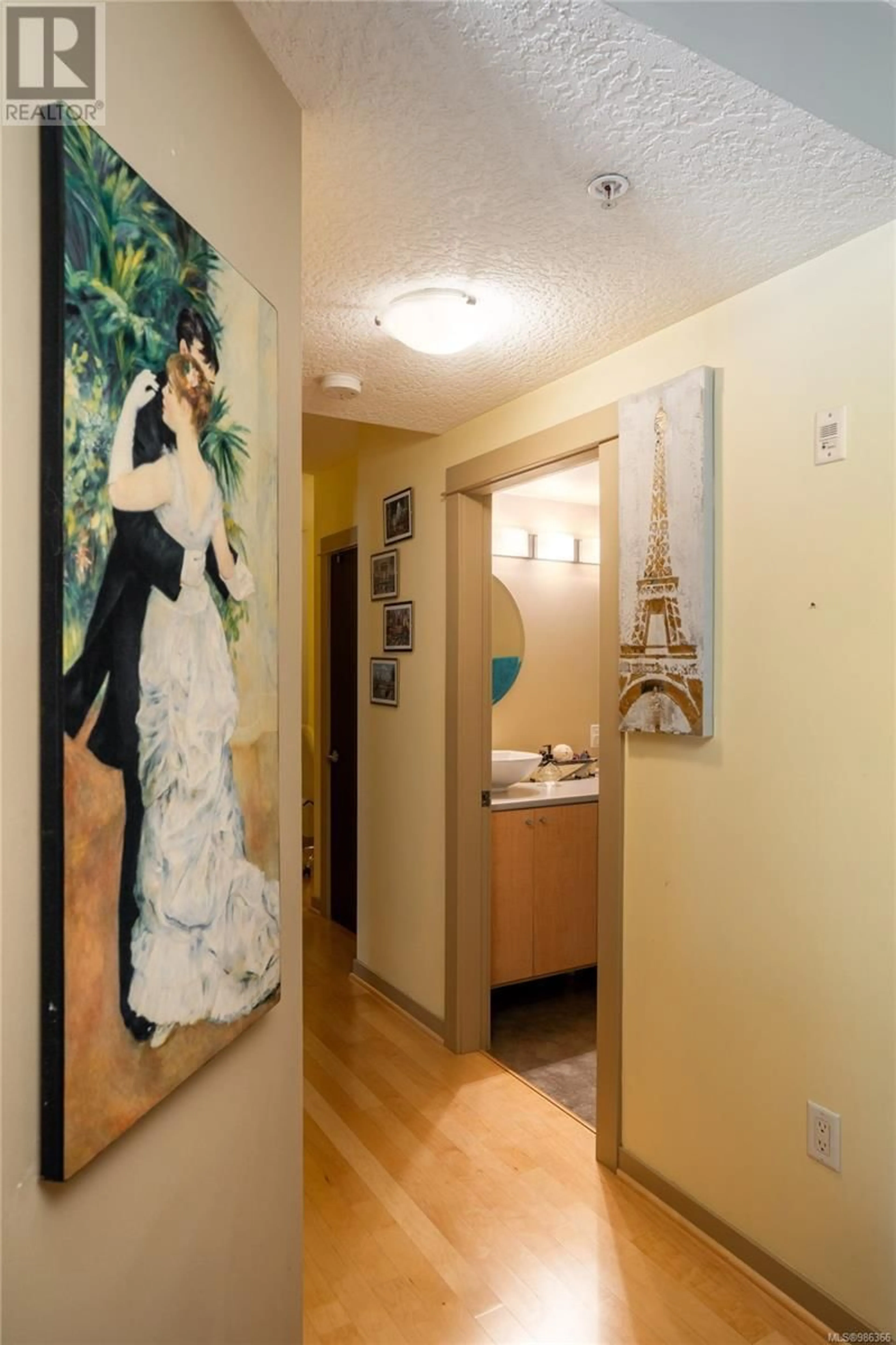 Indoor foyer for 302 - 1030 YATES STREET, Victoria British Columbia V8V5A7