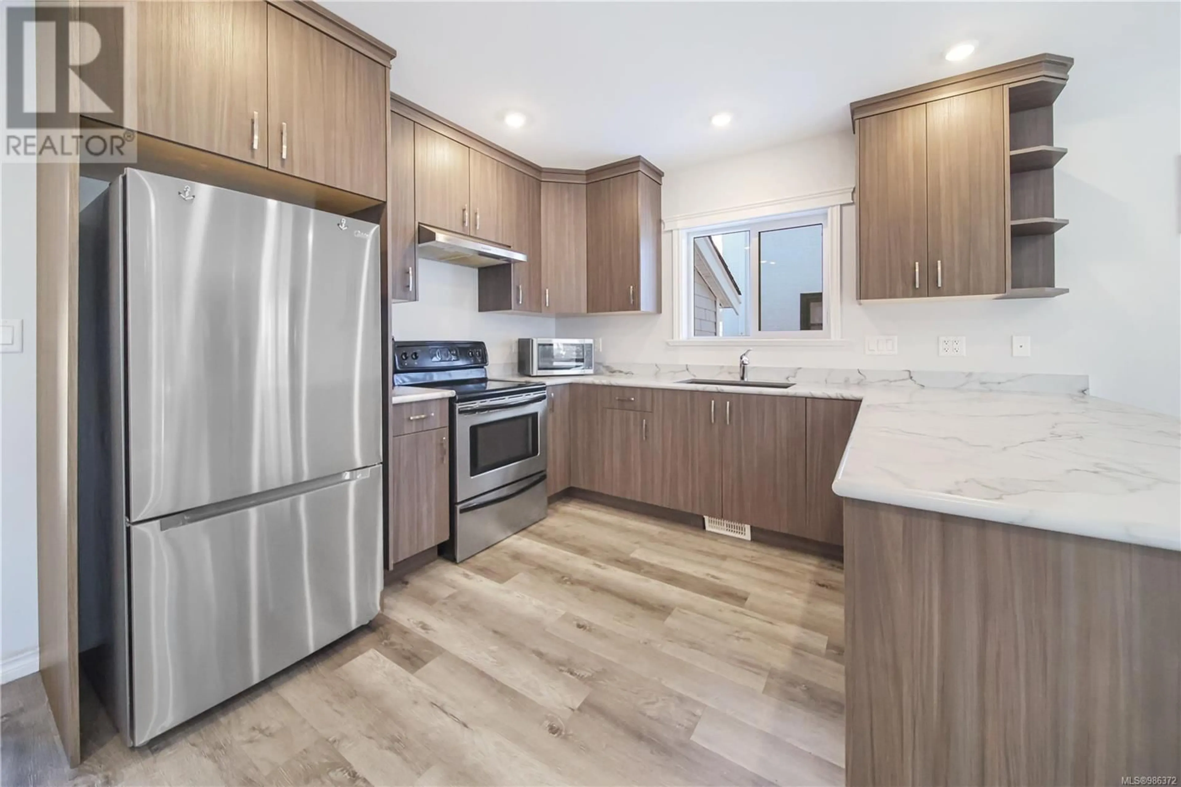 Open concept kitchen, unknown for 2833 2nd Ave, Port Alberni British Columbia V9Y1Z4