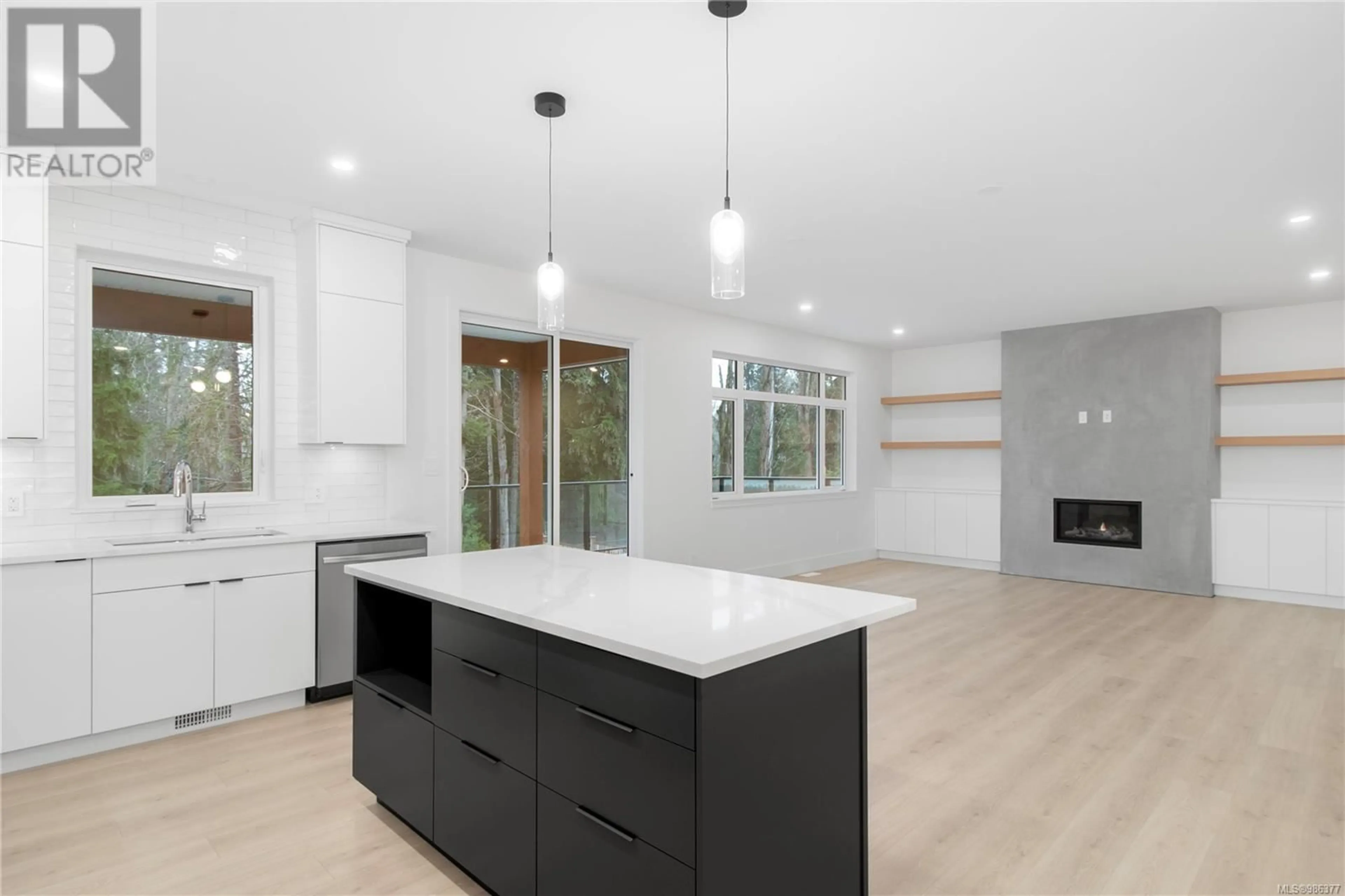 Open concept kitchen, unknown for 17 1580 Glen Eagle Dr, Campbell River British Columbia V9W0B3