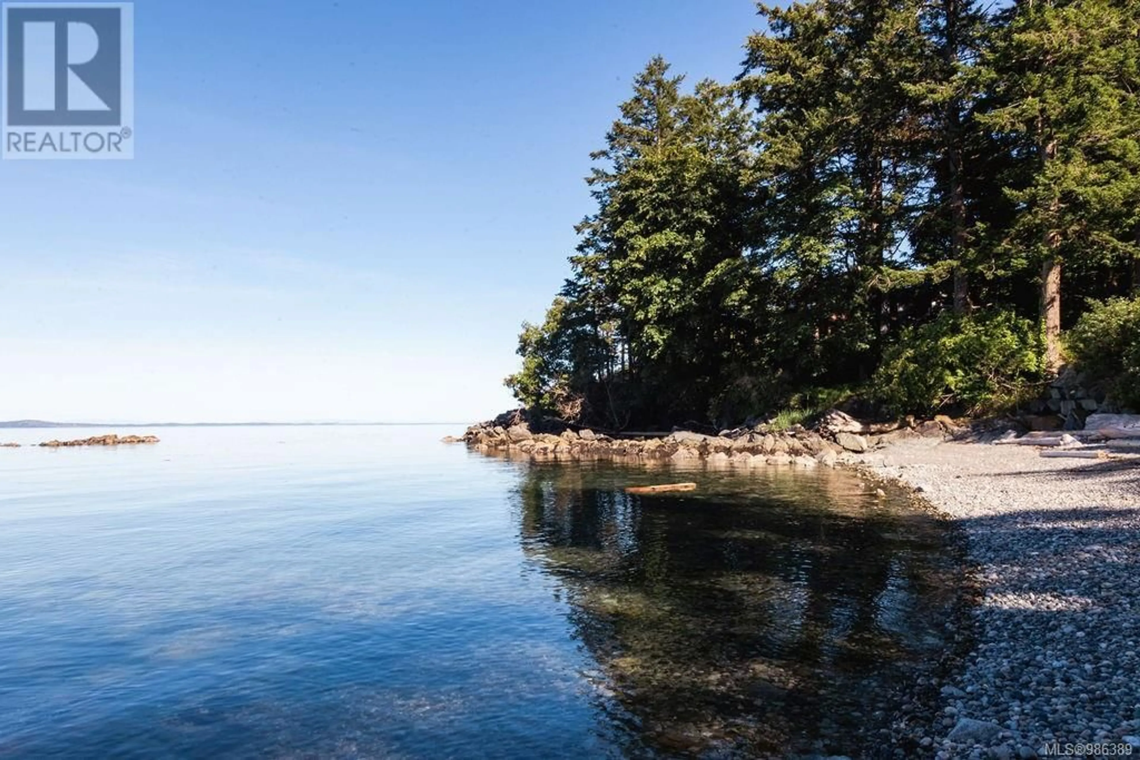 Blurry image for 4-203 - 4201 TYNDALL AVENUE, Saanich British Columbia V8N3R9