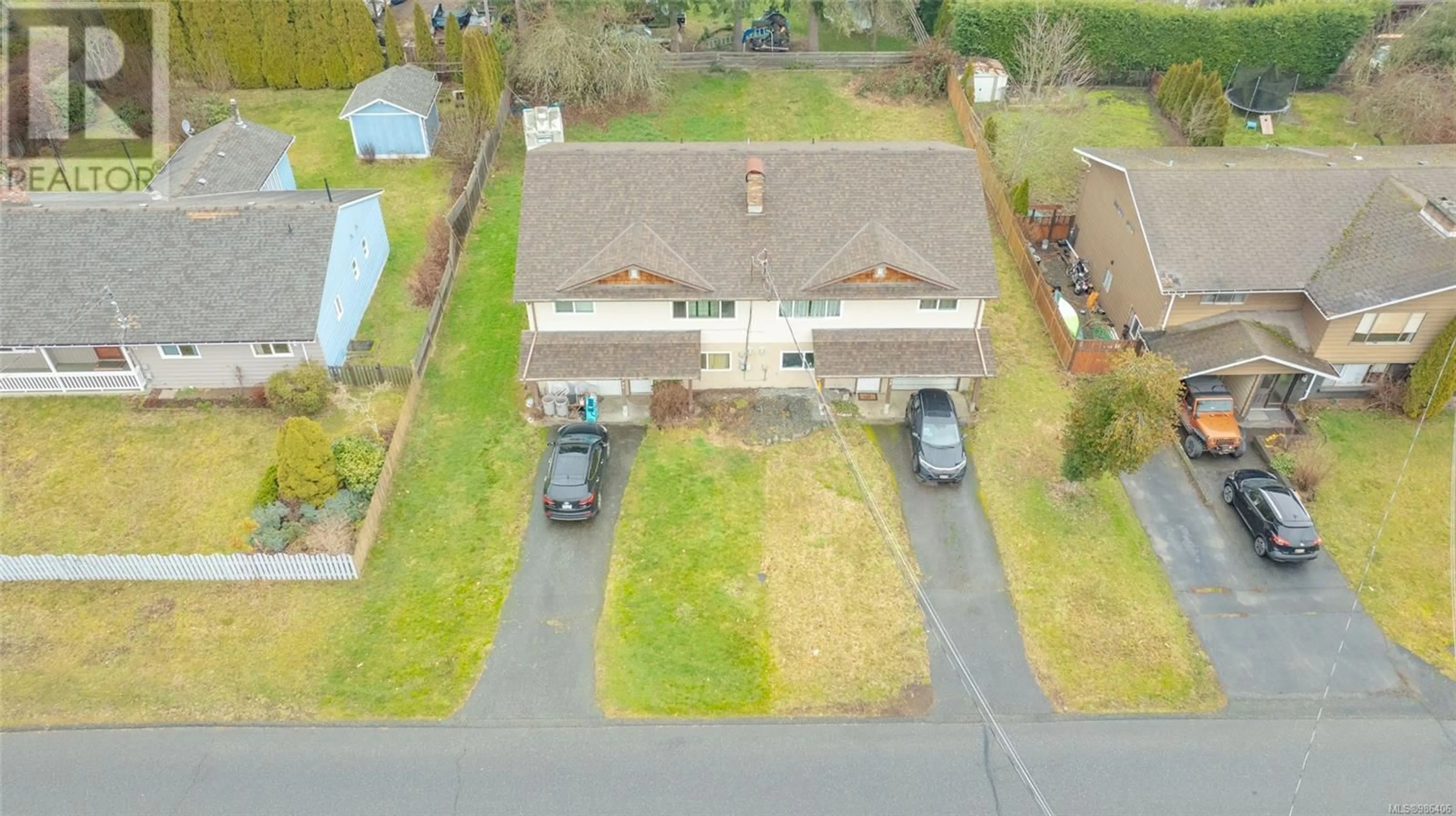 A pic from outside/outdoor area/front of a property/back of a property/a pic from drone, street for 293 4th Ave Exten, Ladysmith British Columbia V9G2B7