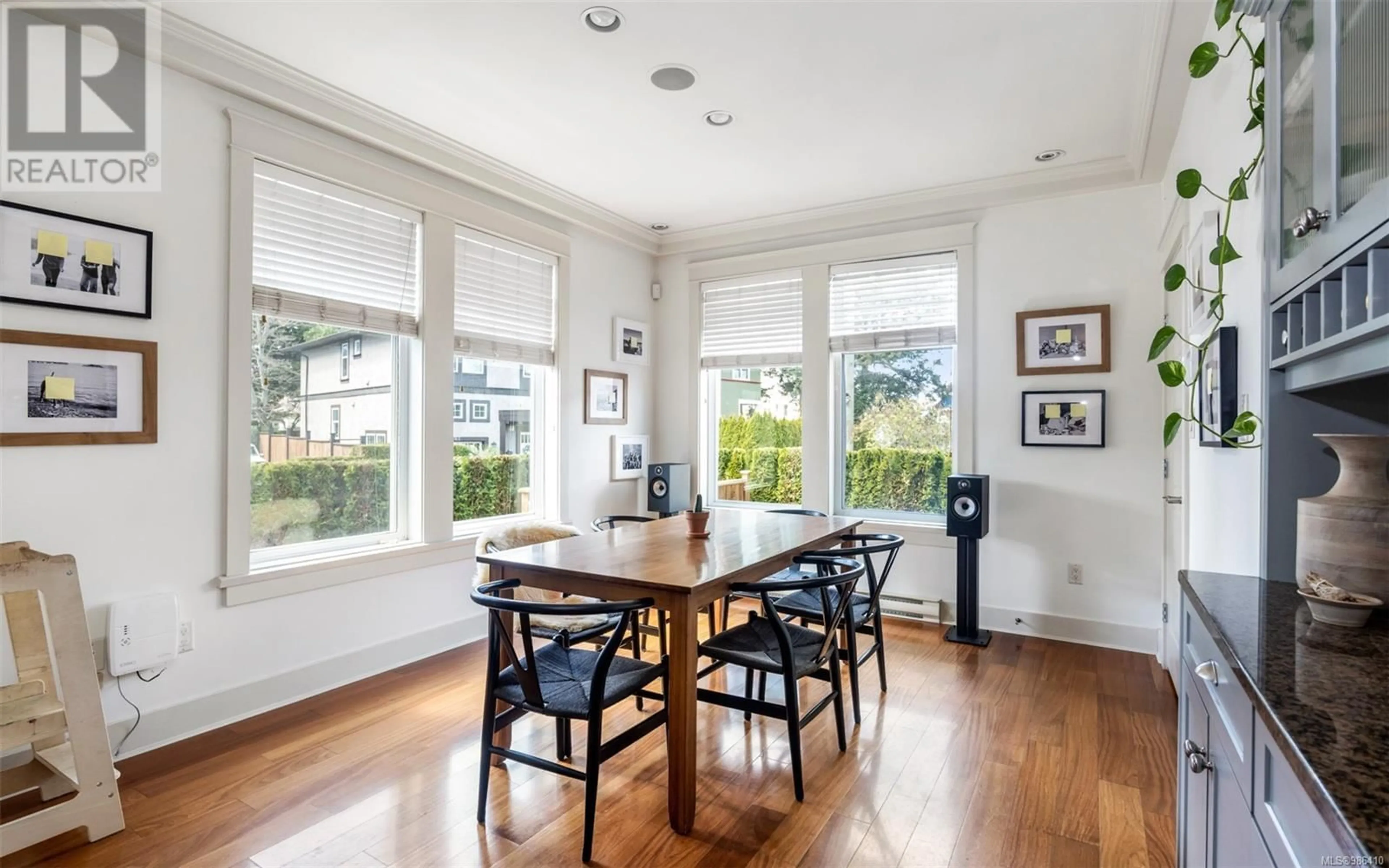 Dining room, wood/laminate floor for 590 Simcoe St, Victoria British Columbia V8V1L8