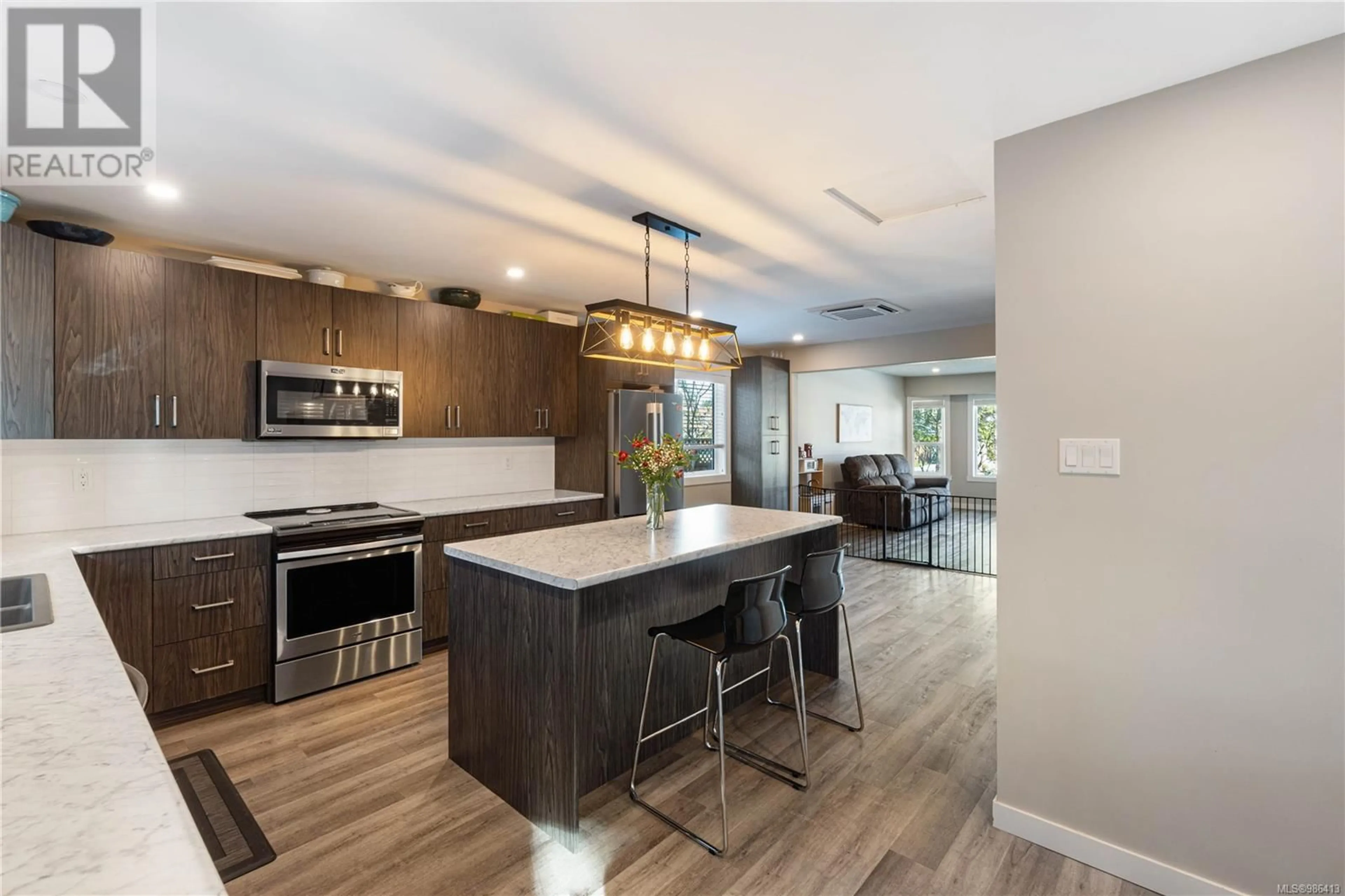 Open concept kitchen, unknown for 675 Foster Dr, Parksville British Columbia V9P1A8