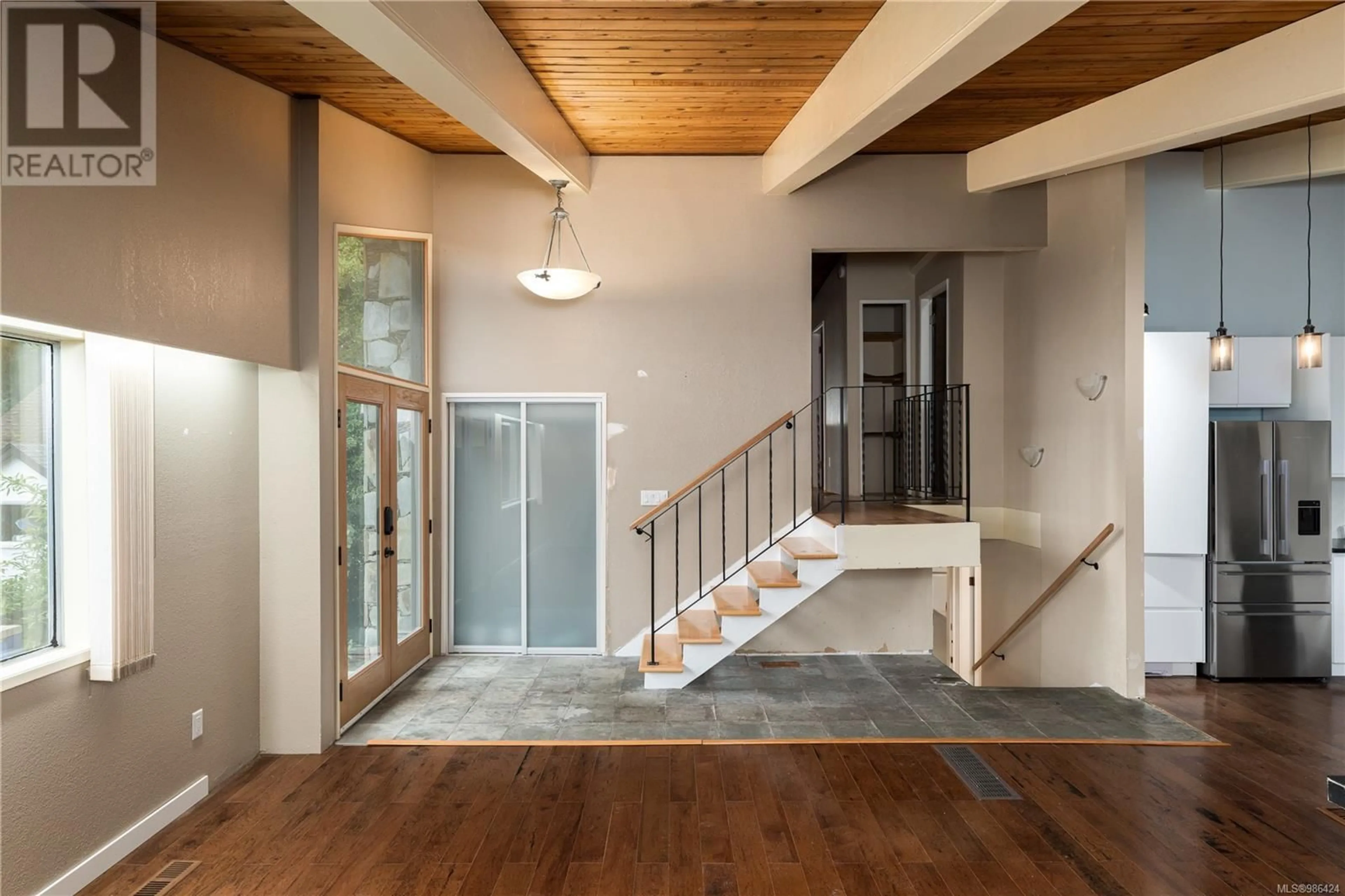 Indoor entryway for 3379 Connorton Lane, Saanich British Columbia V8P3K2