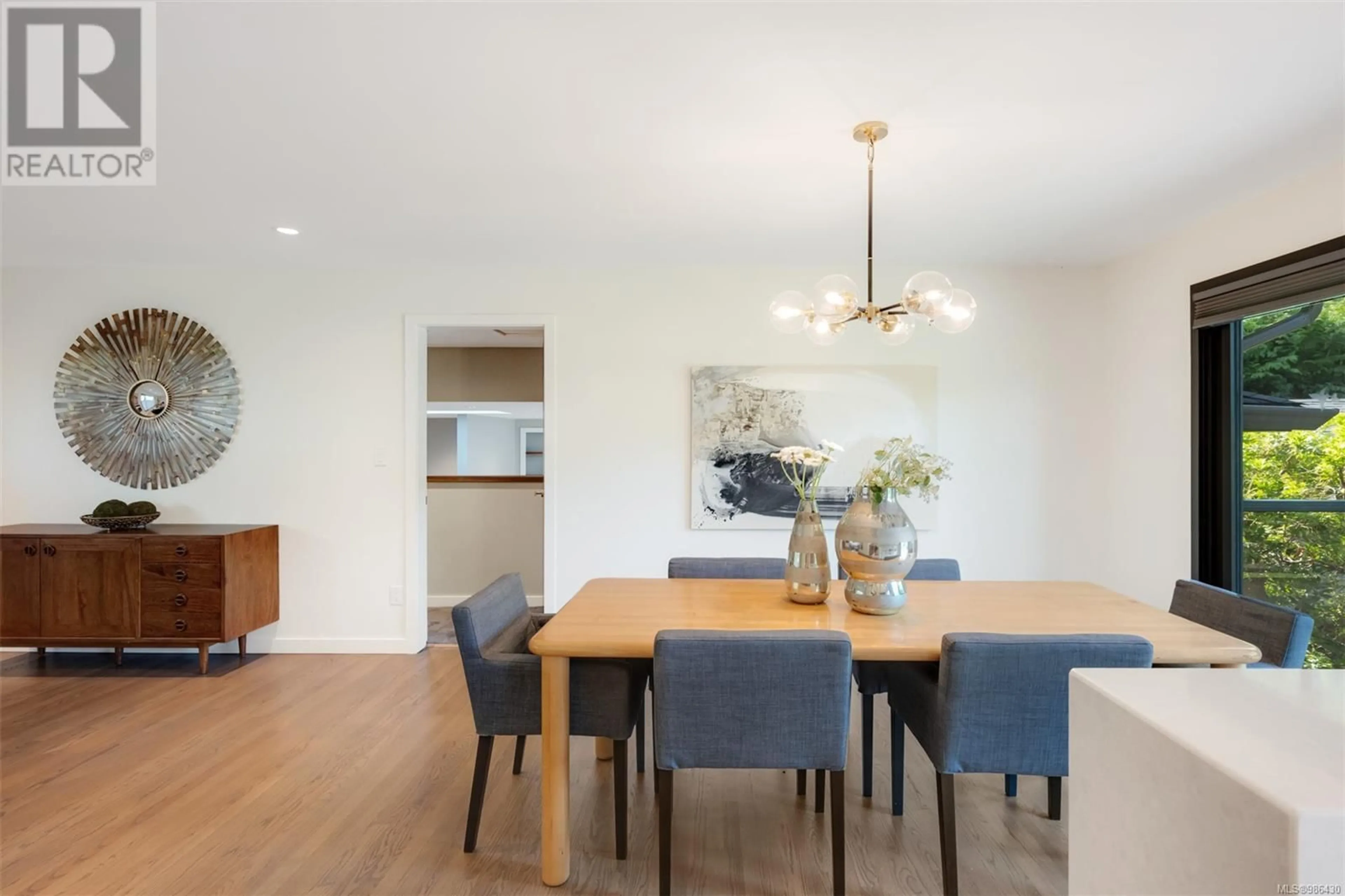 Dining room, wood/laminate floor for 3710 Crestview Rd, Saanich British Columbia V8P5C4