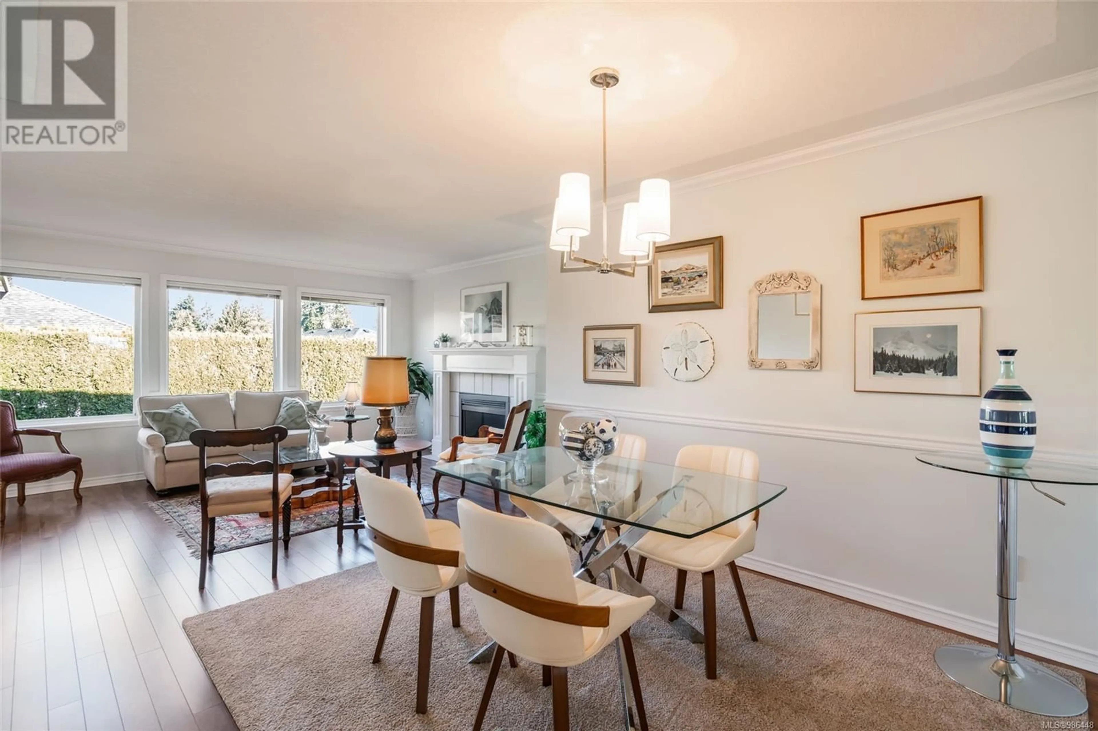 Dining room, wood/laminate floor for 1291 Leeward Way, Qualicum Beach British Columbia V9K2M1