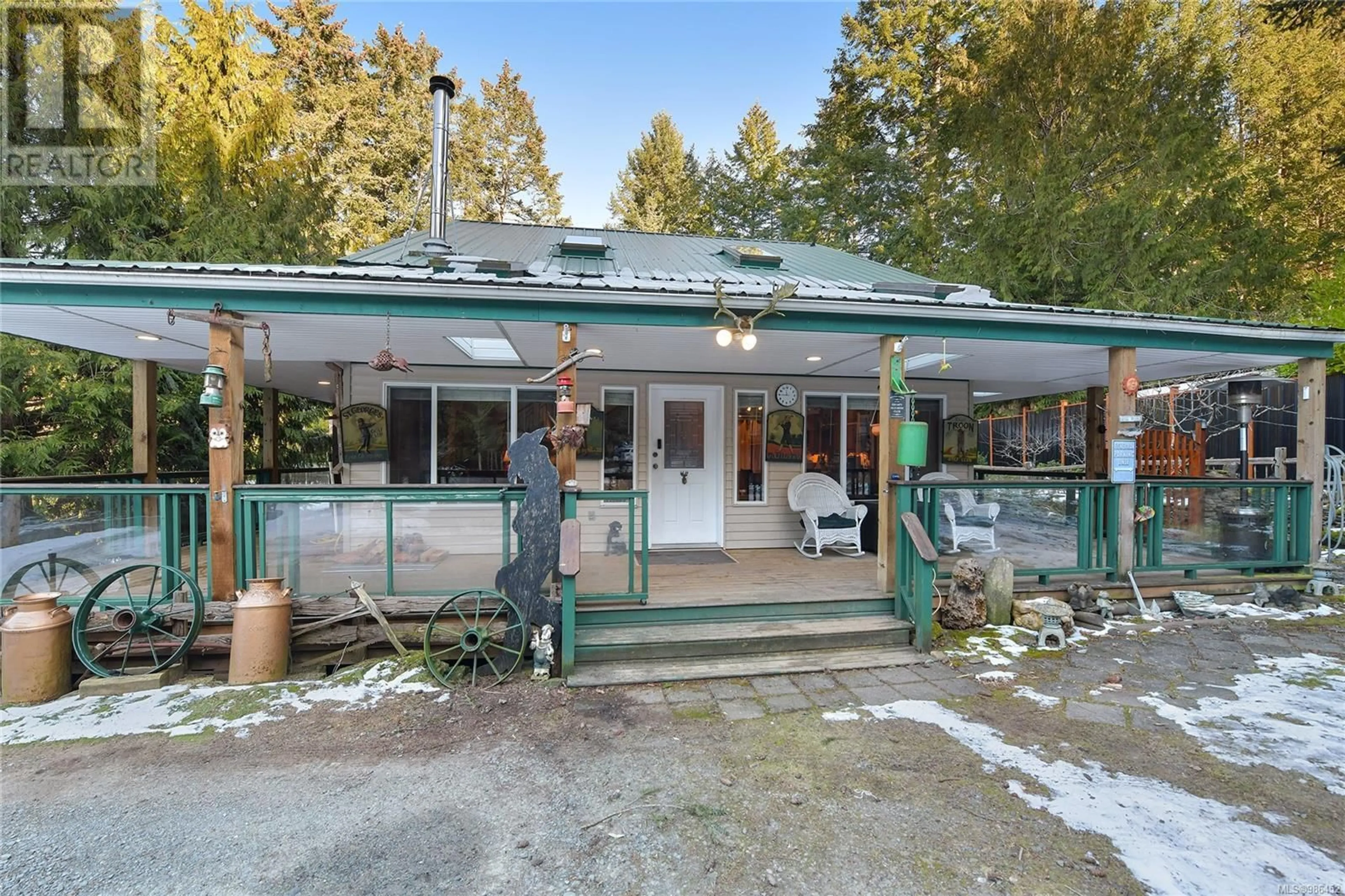 Patio, unknown for 714 Charter Rd, Mayne Island British Columbia V0N2J1