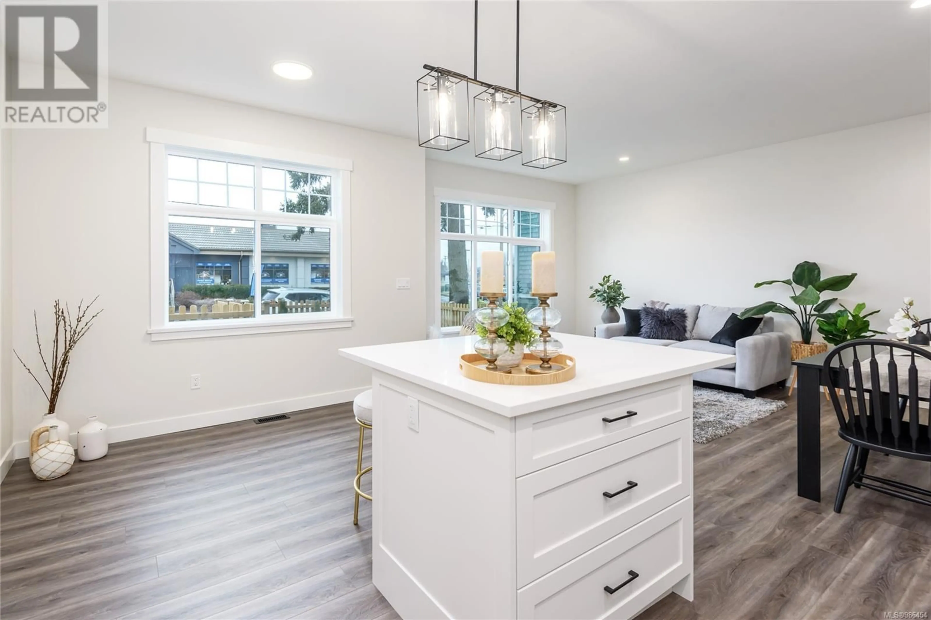 Open concept kitchen, unknown for B 381 13th St, Courtenay British Columbia V9N1T5