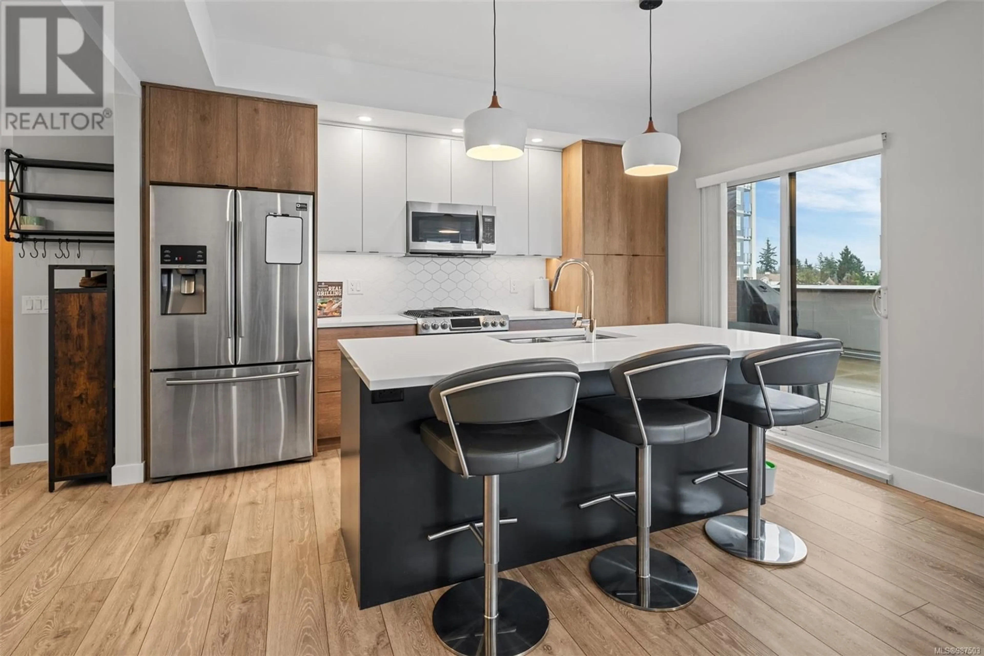 Contemporary kitchen, unknown for 202 - 950 WHIRLAWAY CRESCENT, Langford British Columbia V9B0Y3