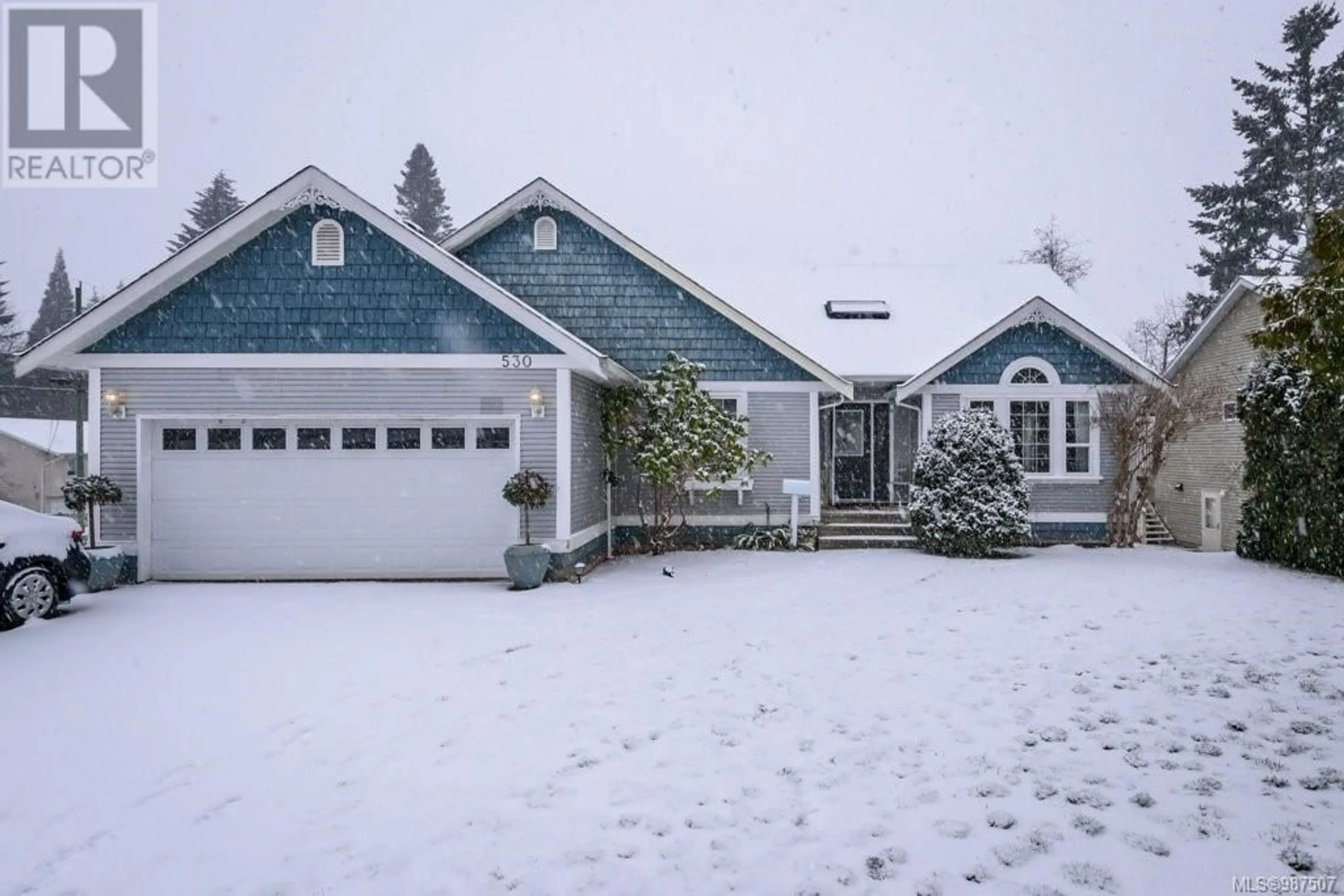 Home with vinyl exterior material, street for 530 Zerkee Pl, Courtenay British Columbia V9N8J6