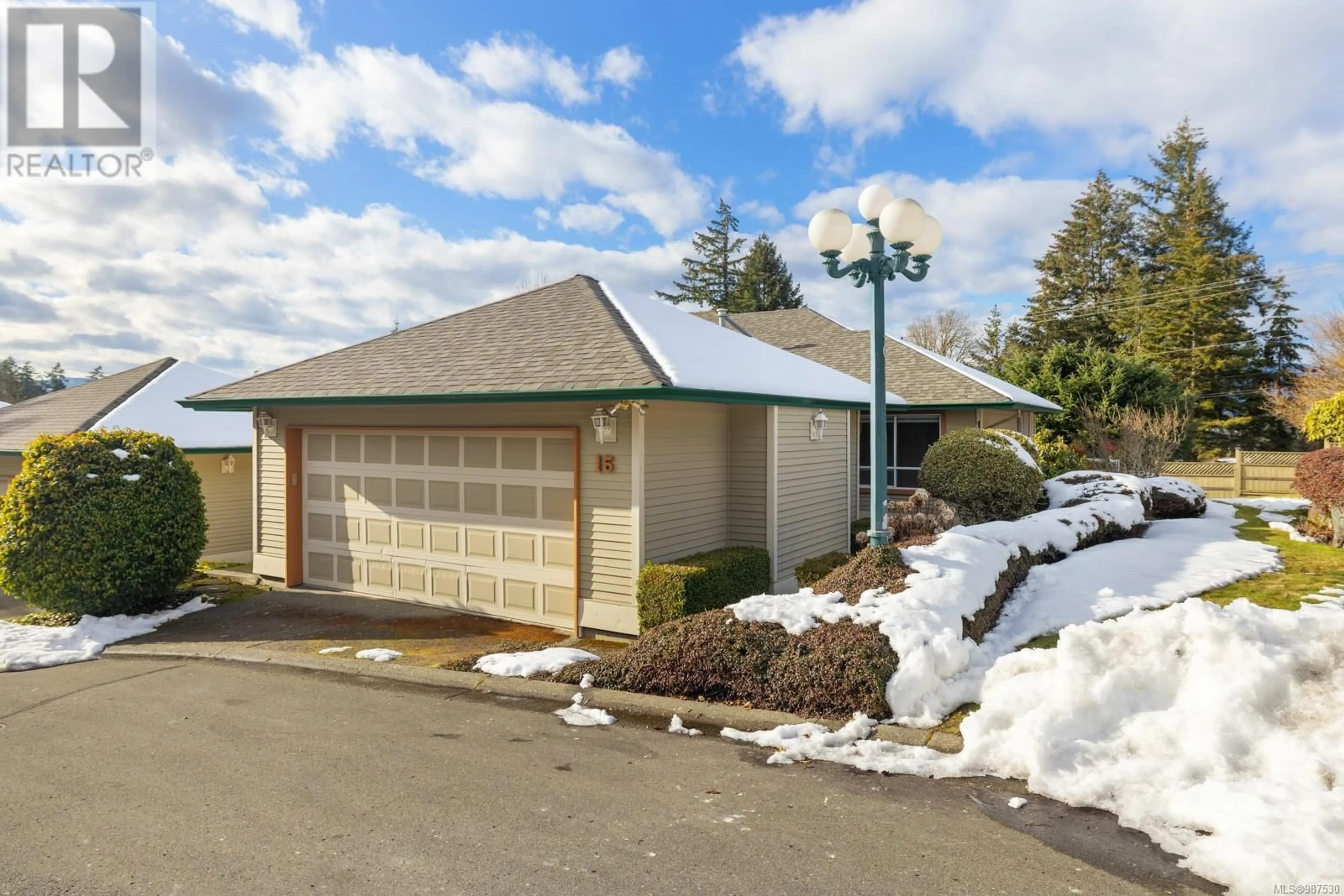 Indoor garage for 15 6000 St. Ann's Dr, Duncan British Columbia V9L5T1