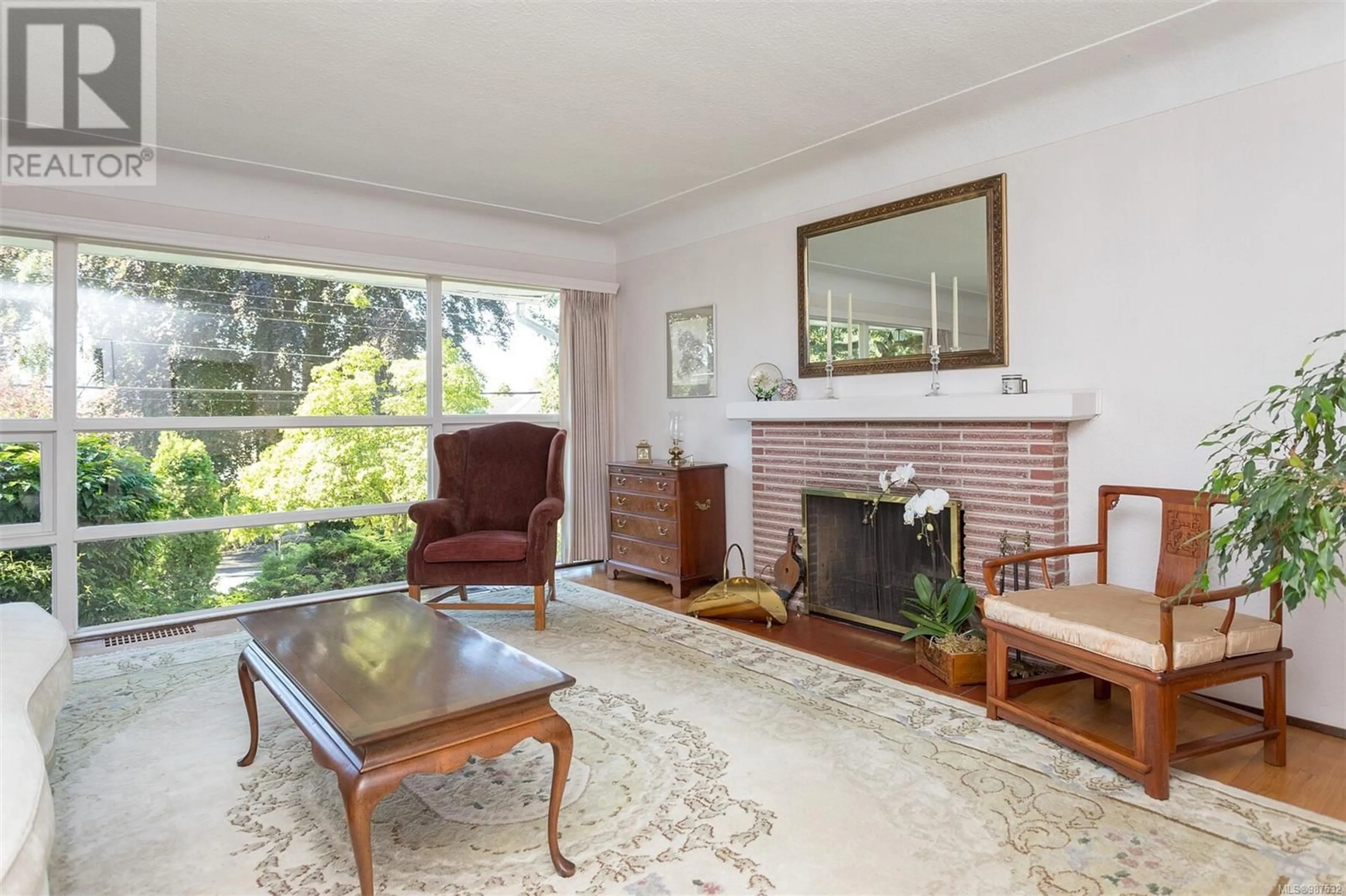 Living room with furniture, unknown for 1920 Waterloo Rd, Saanich British Columbia V8P1J3