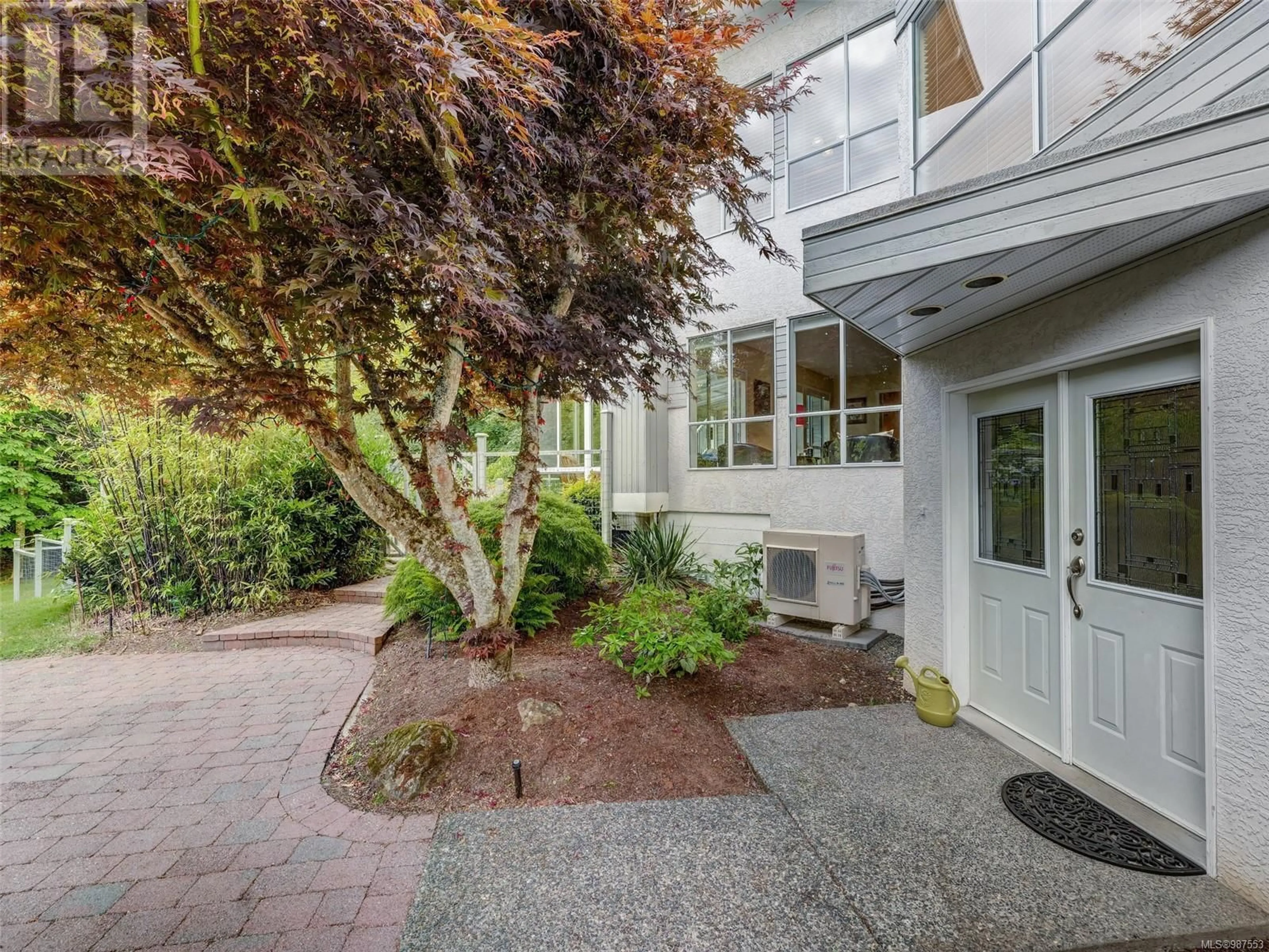 Patio, street for 11162 Tanager Rd, North Saanich British Columbia V8L5N5