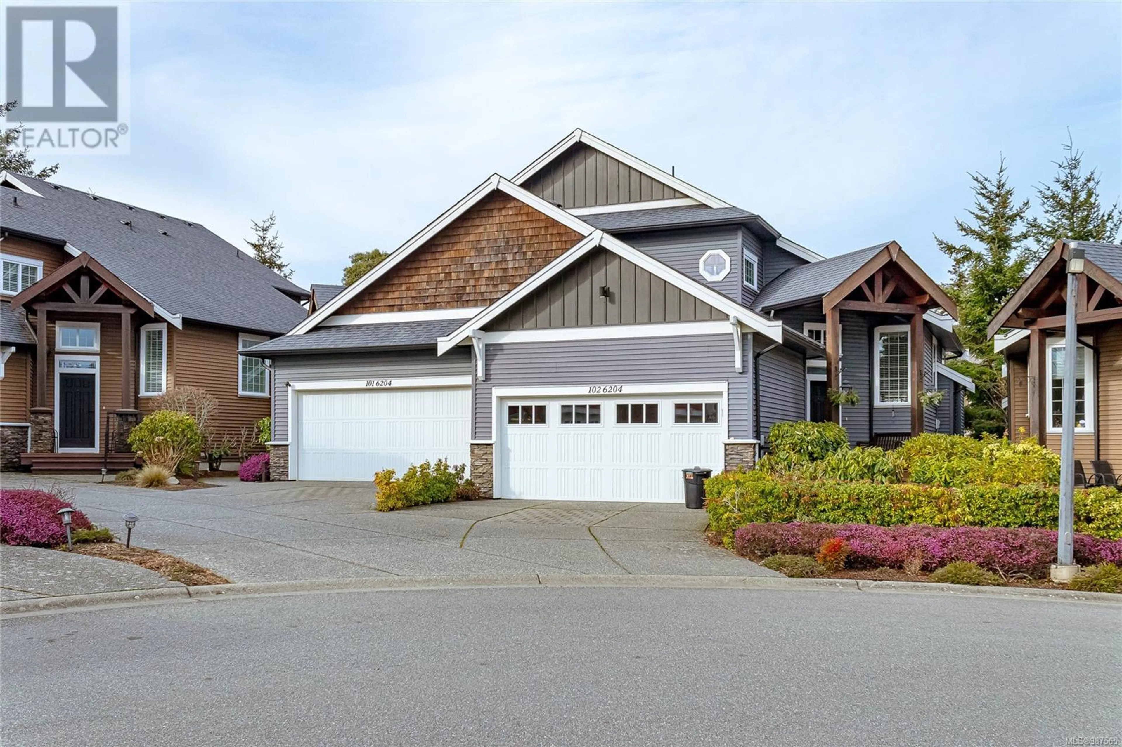 Home with vinyl exterior material, street for 101 6204 Lexington Pl, Nanaimo British Columbia V9V0A6