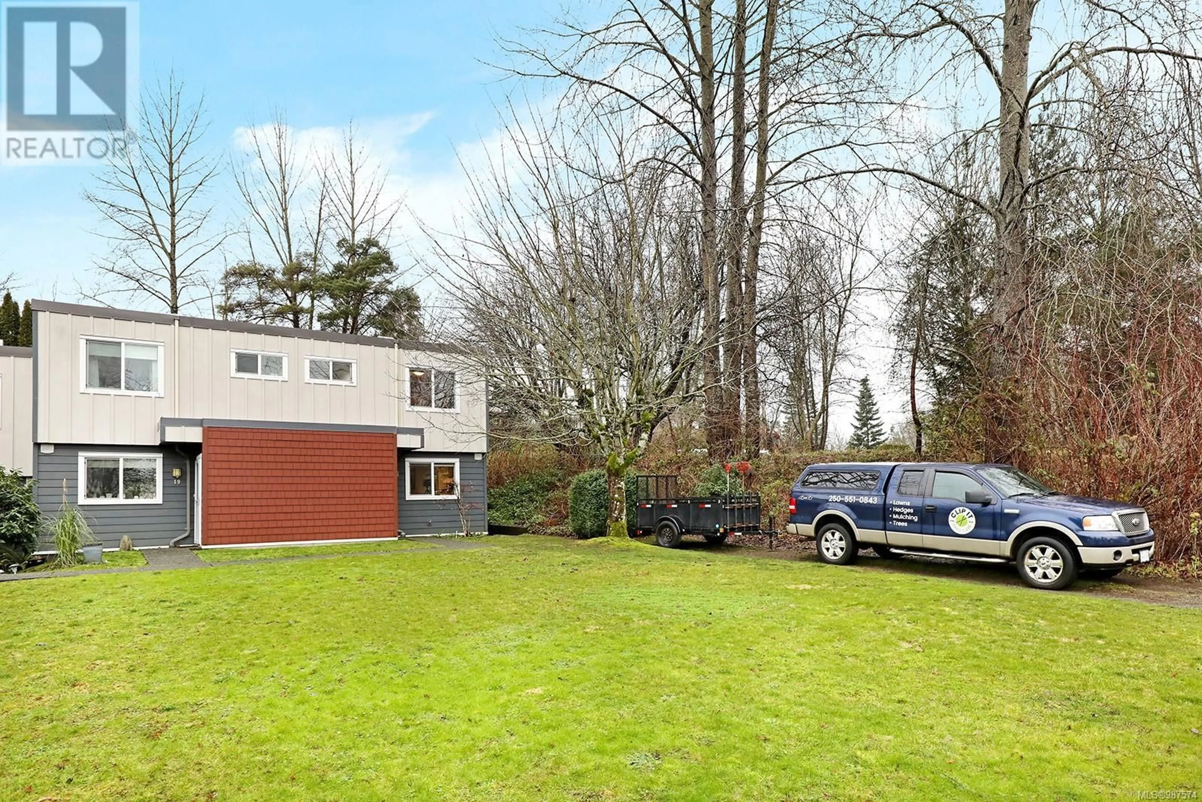 A pic from outside/outdoor area/front of a property/back of a property/a pic from drone, street for 20 255 Anderton Ave, Courtenay British Columbia V9N2G9