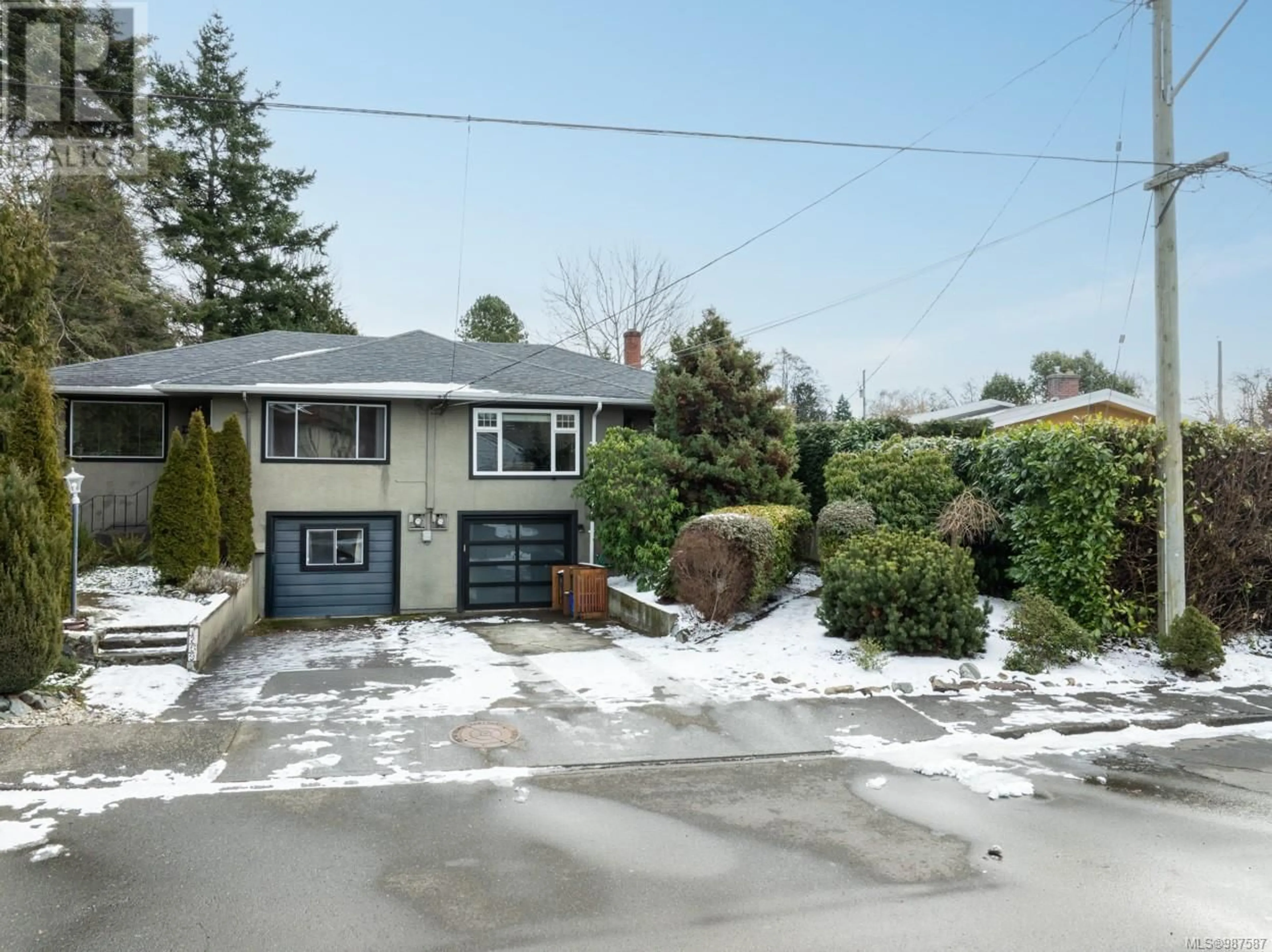 A pic from outside/outdoor area/front of a property/back of a property/a pic from drone, street for 1757 Richardson St, Victoria British Columbia V8X2H7