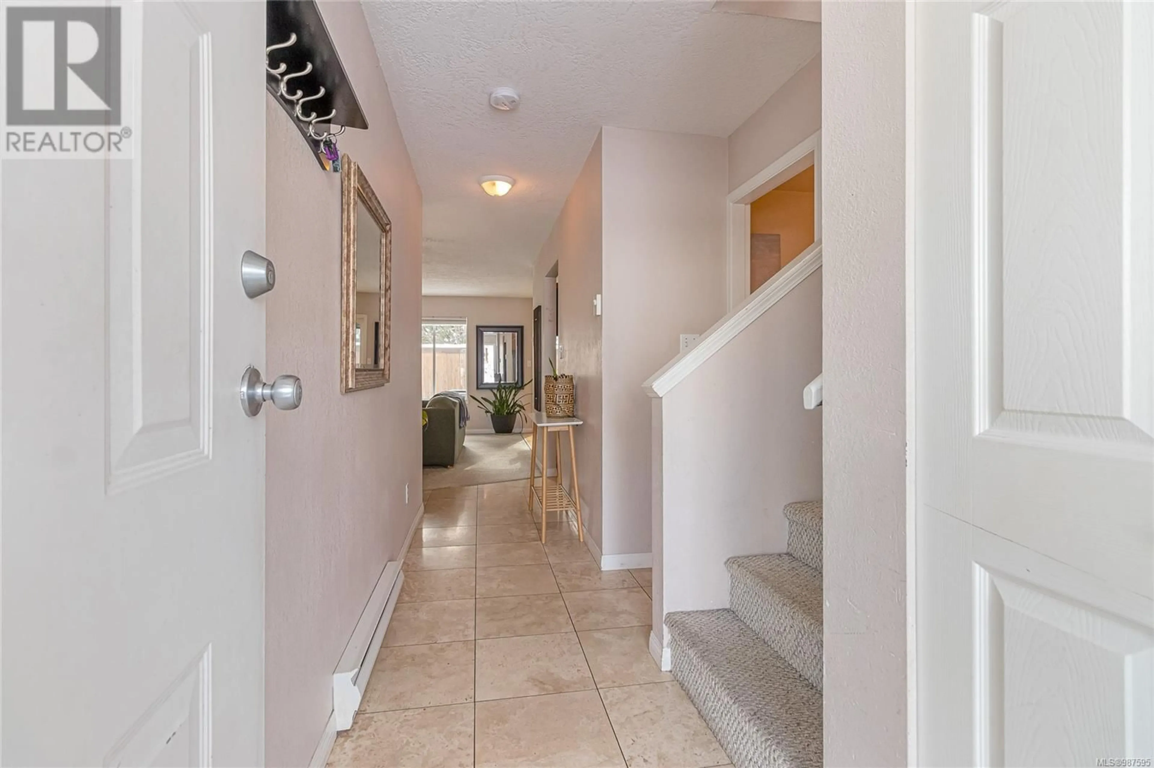 Indoor entryway for 16 711 Malone Rd, Ladysmith British Columbia V9G1S4