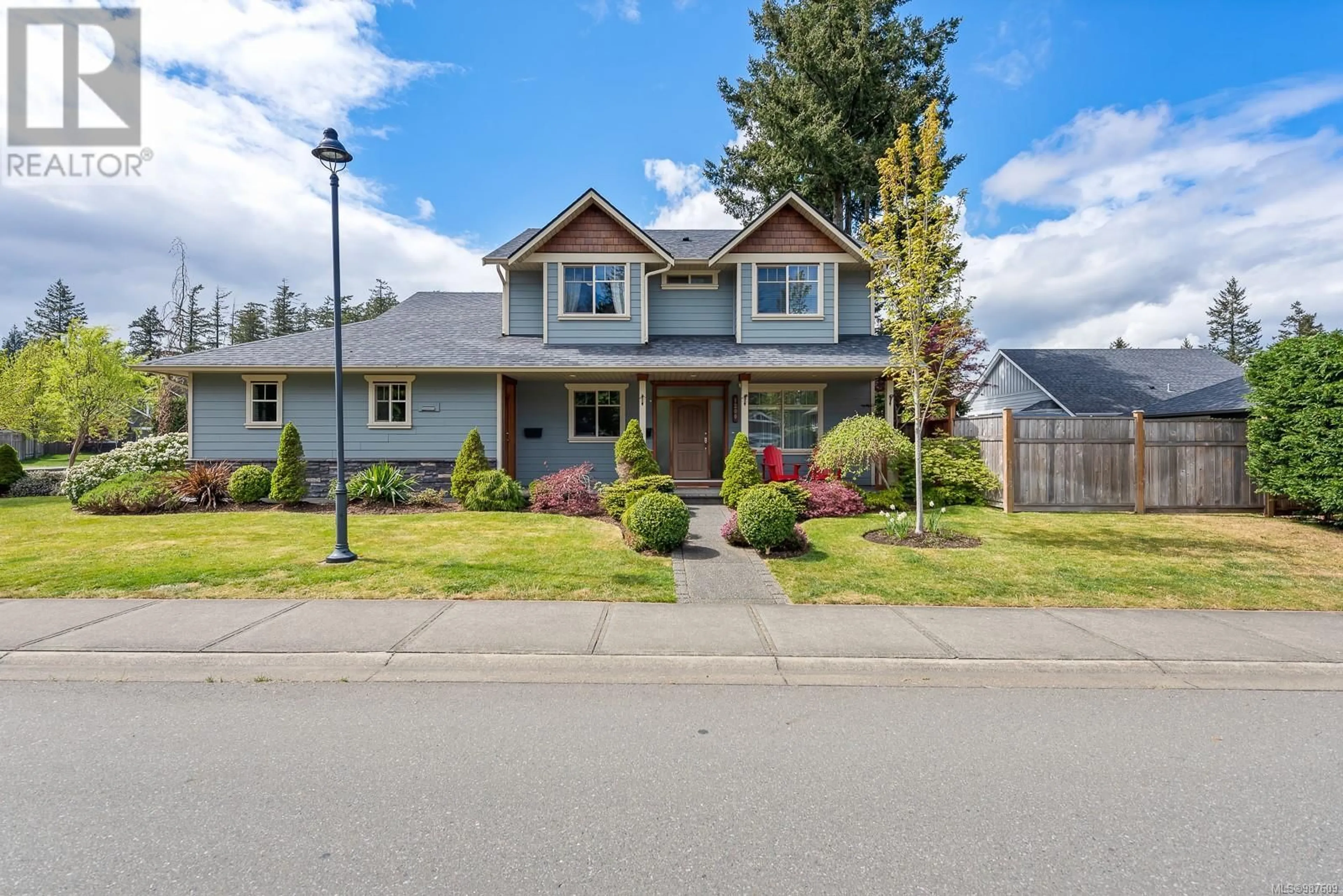 Home with vinyl exterior material, street for 1200 Painter Pl, Comox British Columbia V9M0B1