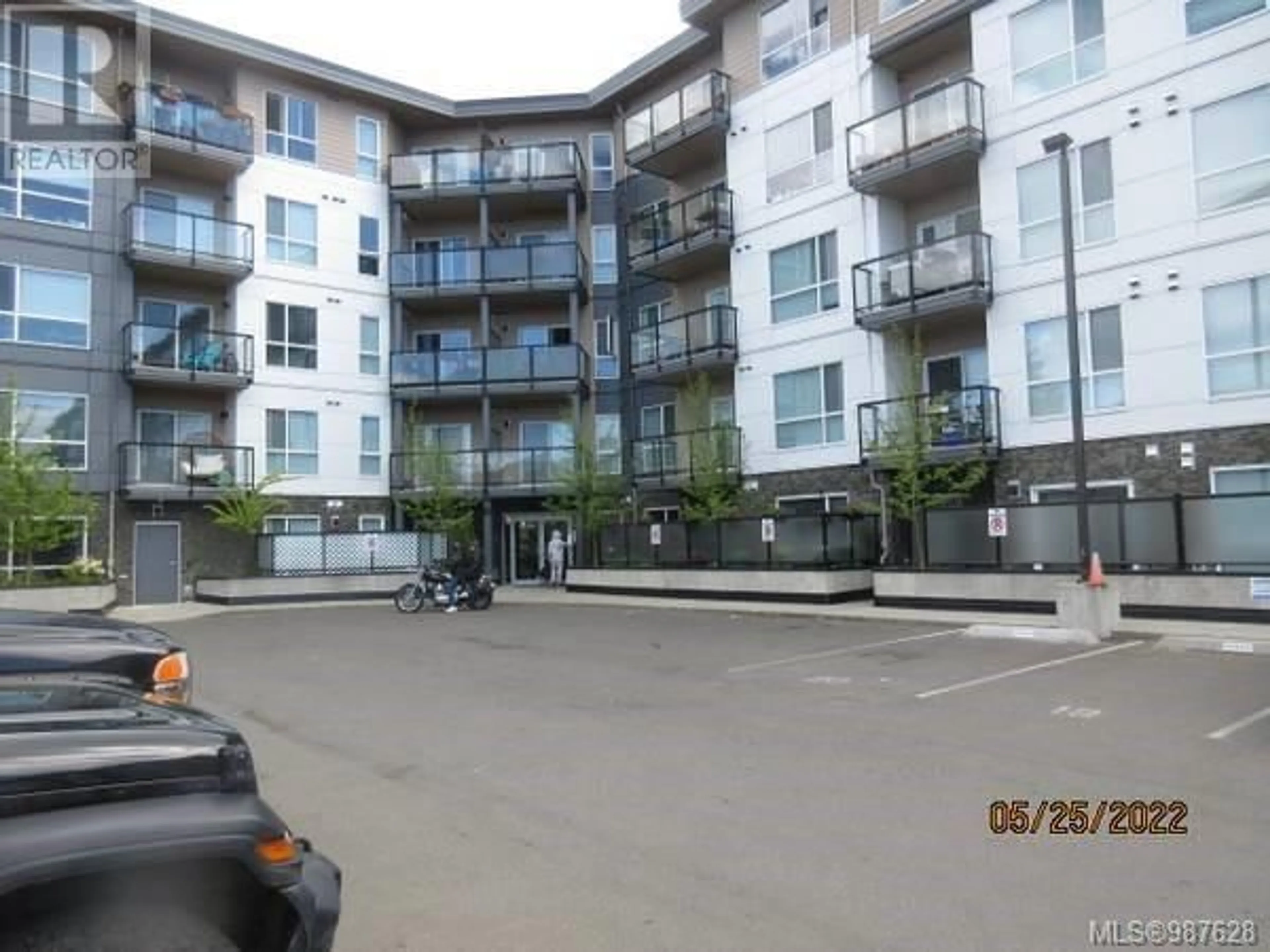 Patio, street for 110 3070 Kilpatrick Ave, Courtenay British Columbia V9N0G7