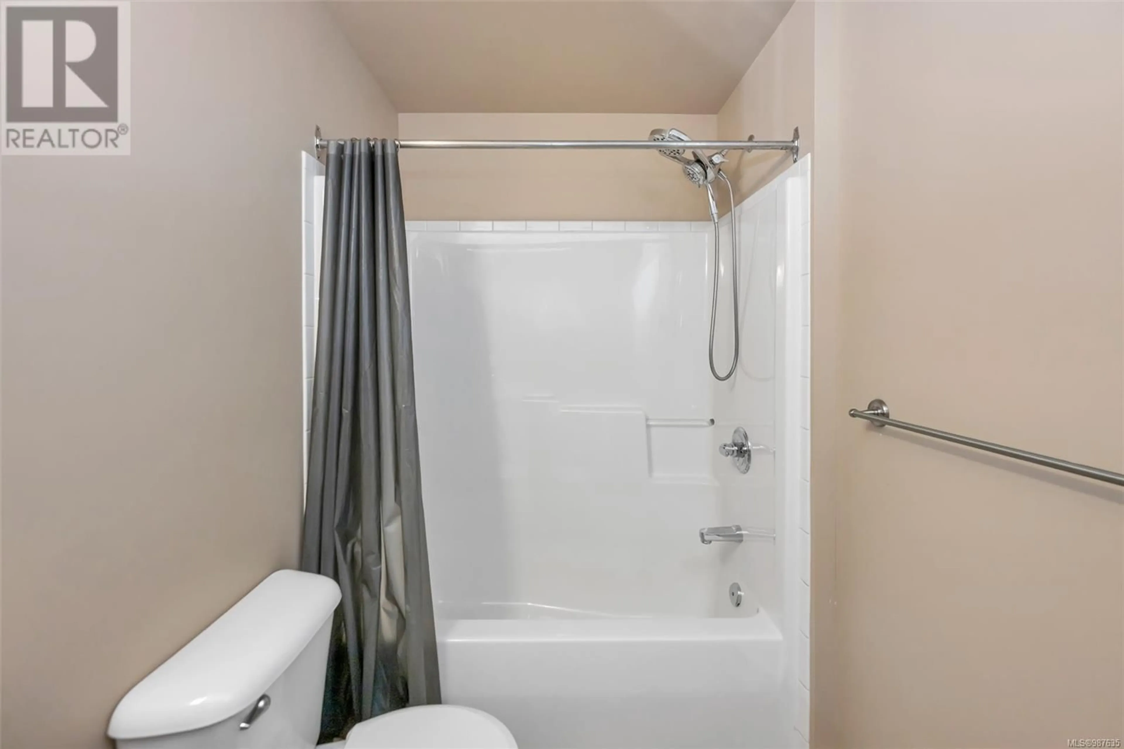 Standard bathroom, floor is not visible for 210 - 825 GOLDSTREAM AVENUE, Langford British Columbia V9B2X8