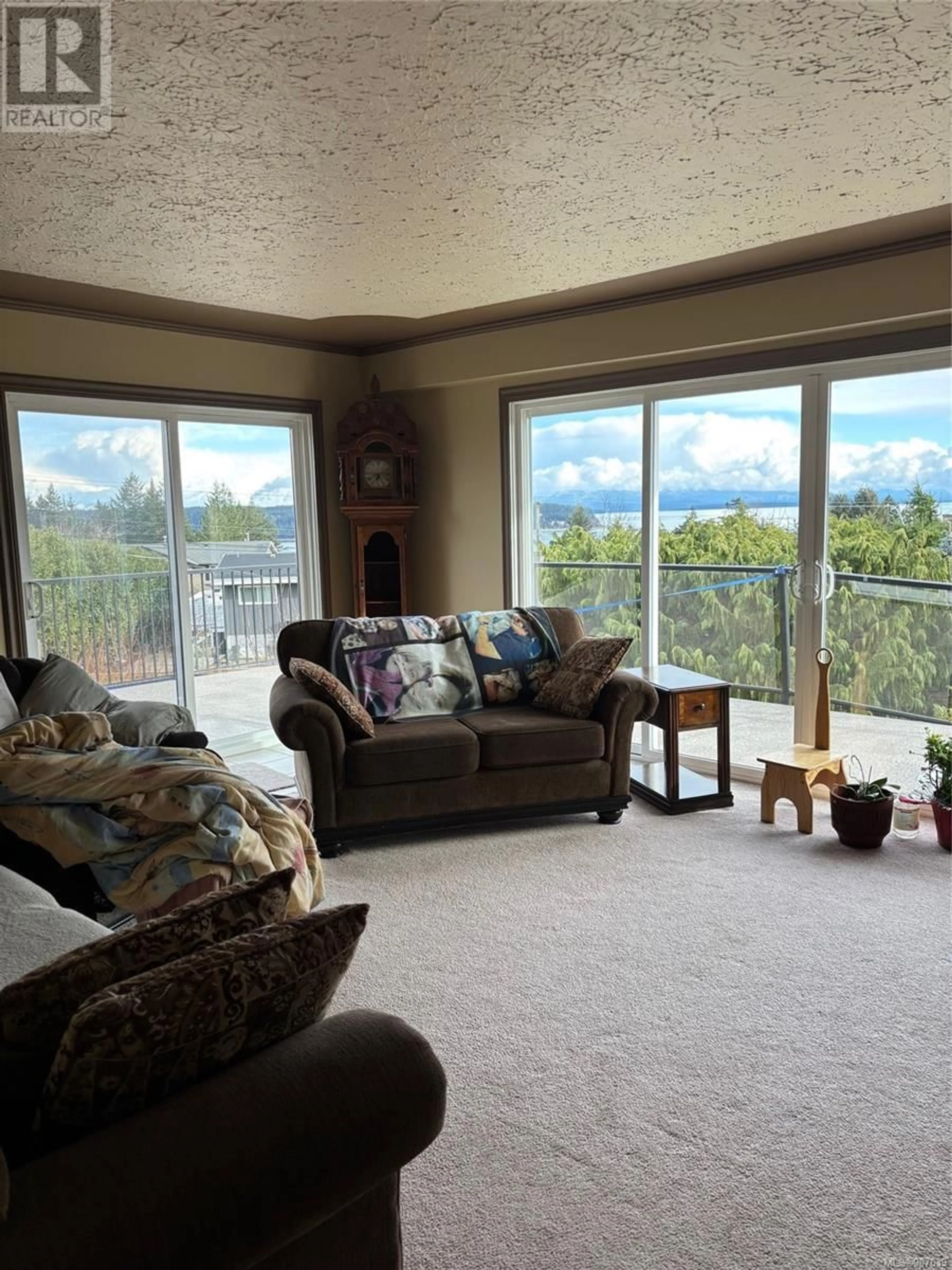 Living room with furniture, unknown for 377 Leeward Sq, Campbell River British Columbia V9W1X9