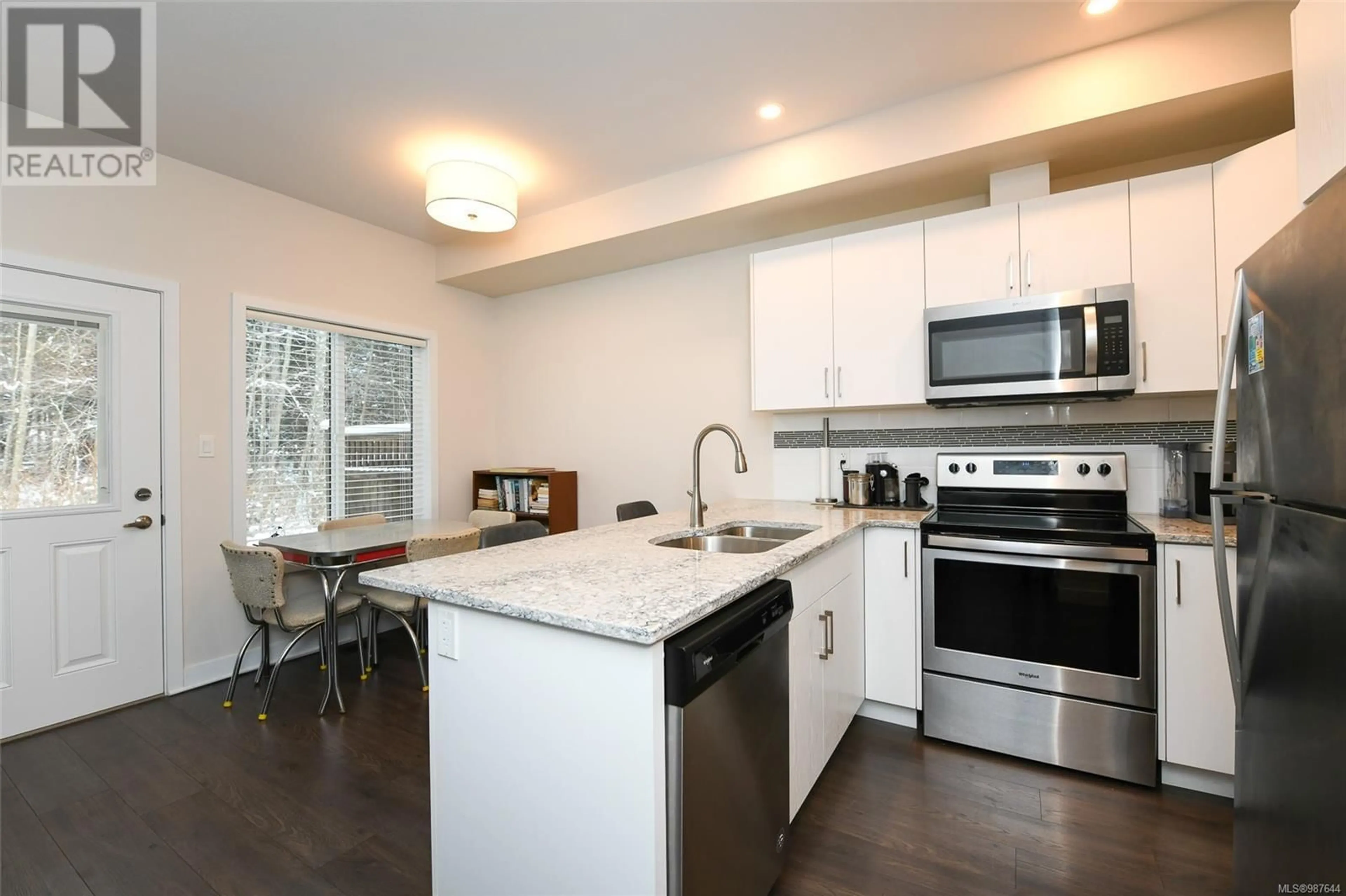 Open concept kitchen, unknown for 41 2109 13th St, Courtenay British Columbia V9N0B1