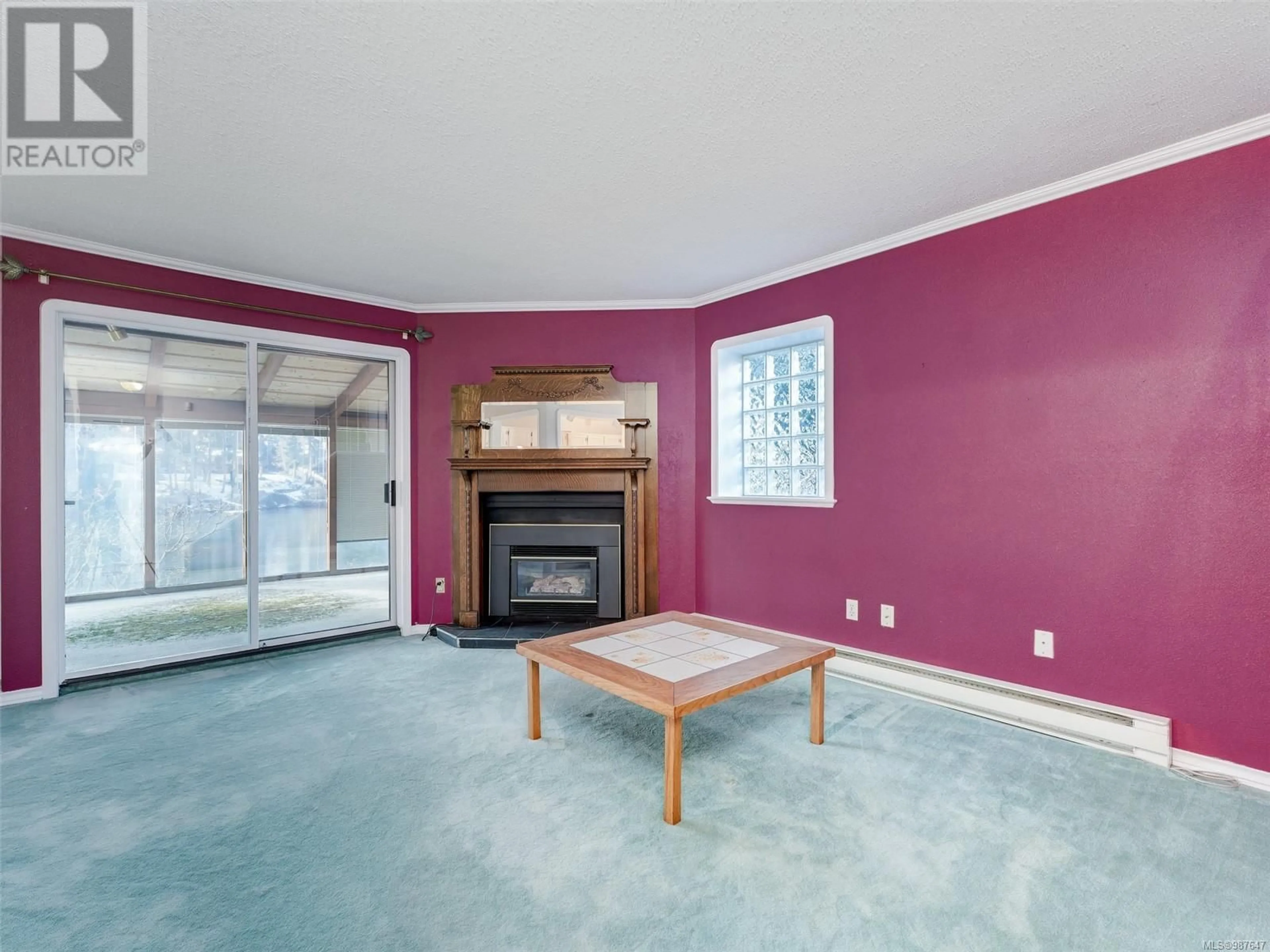 Living room with furniture, unknown for 1 - 67 GORGE ROAD WEST, Saanich British Columbia V9A1L9