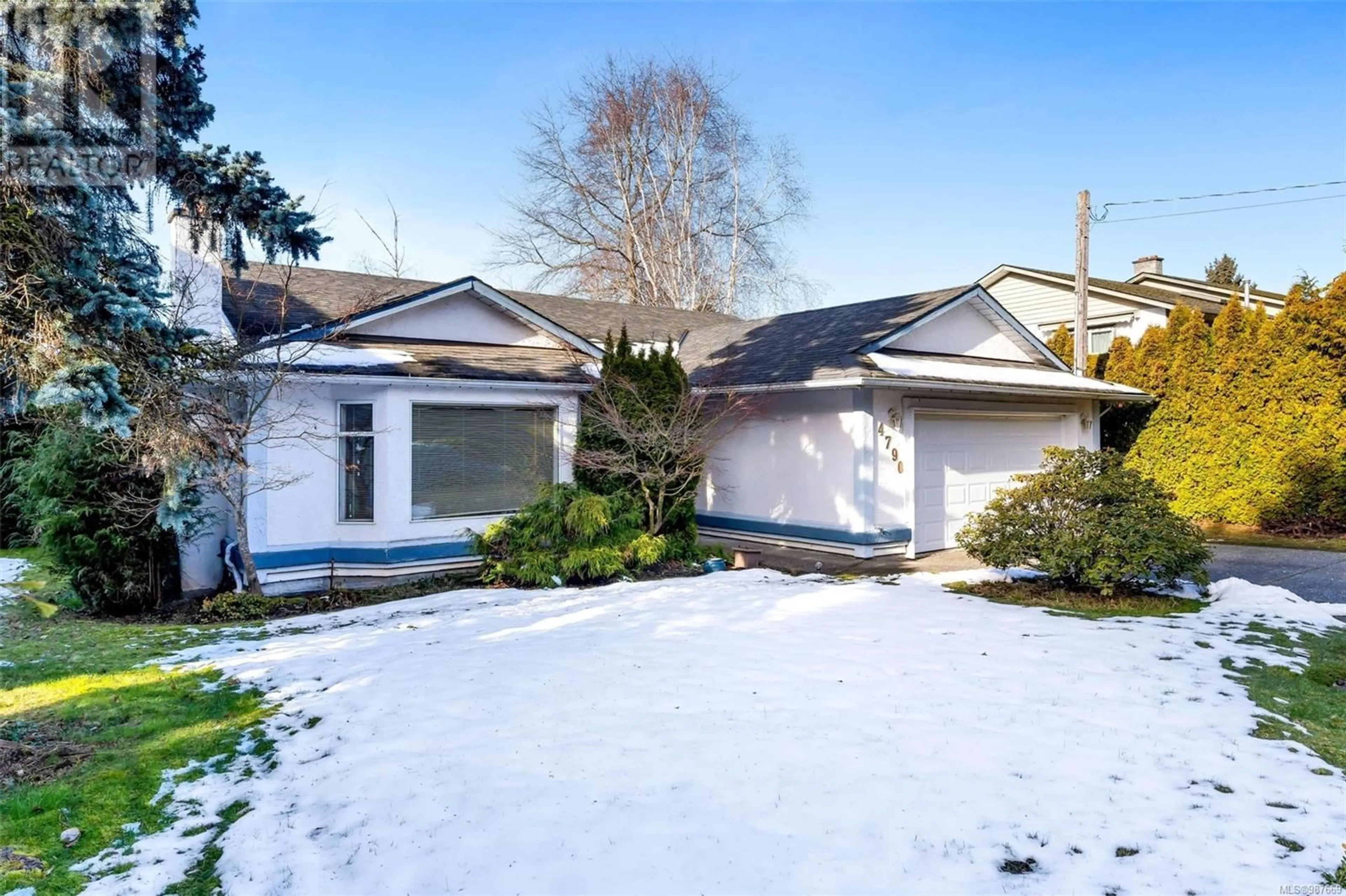 A pic from outside/outdoor area/front of a property/back of a property/a pic from drone, street for 4790 Cordova Bay Rd, Saanich British Columbia V8Y2J5