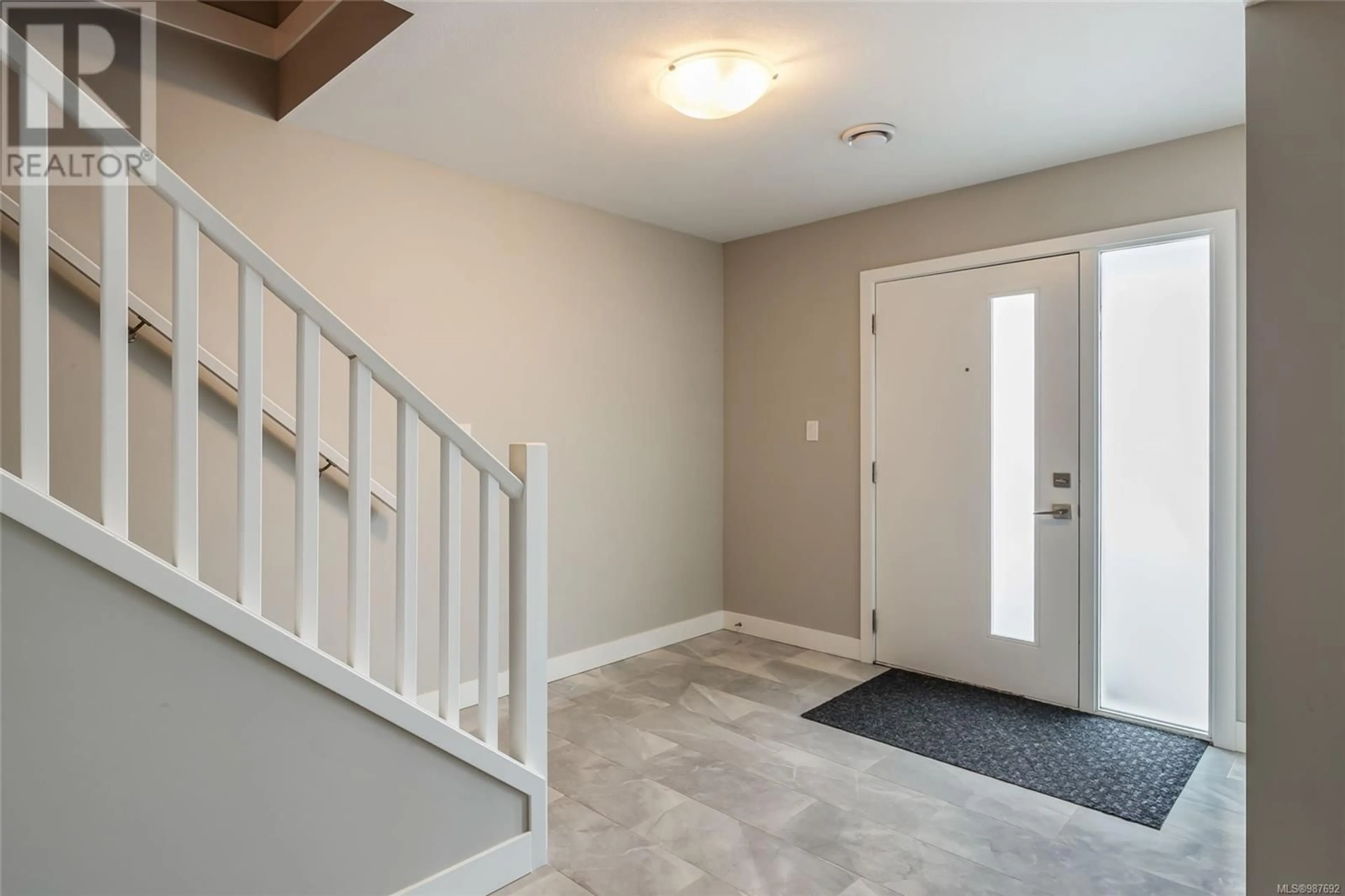 Indoor entryway for 2159 Salmon Rd, Nanaimo British Columbia V9R6J2