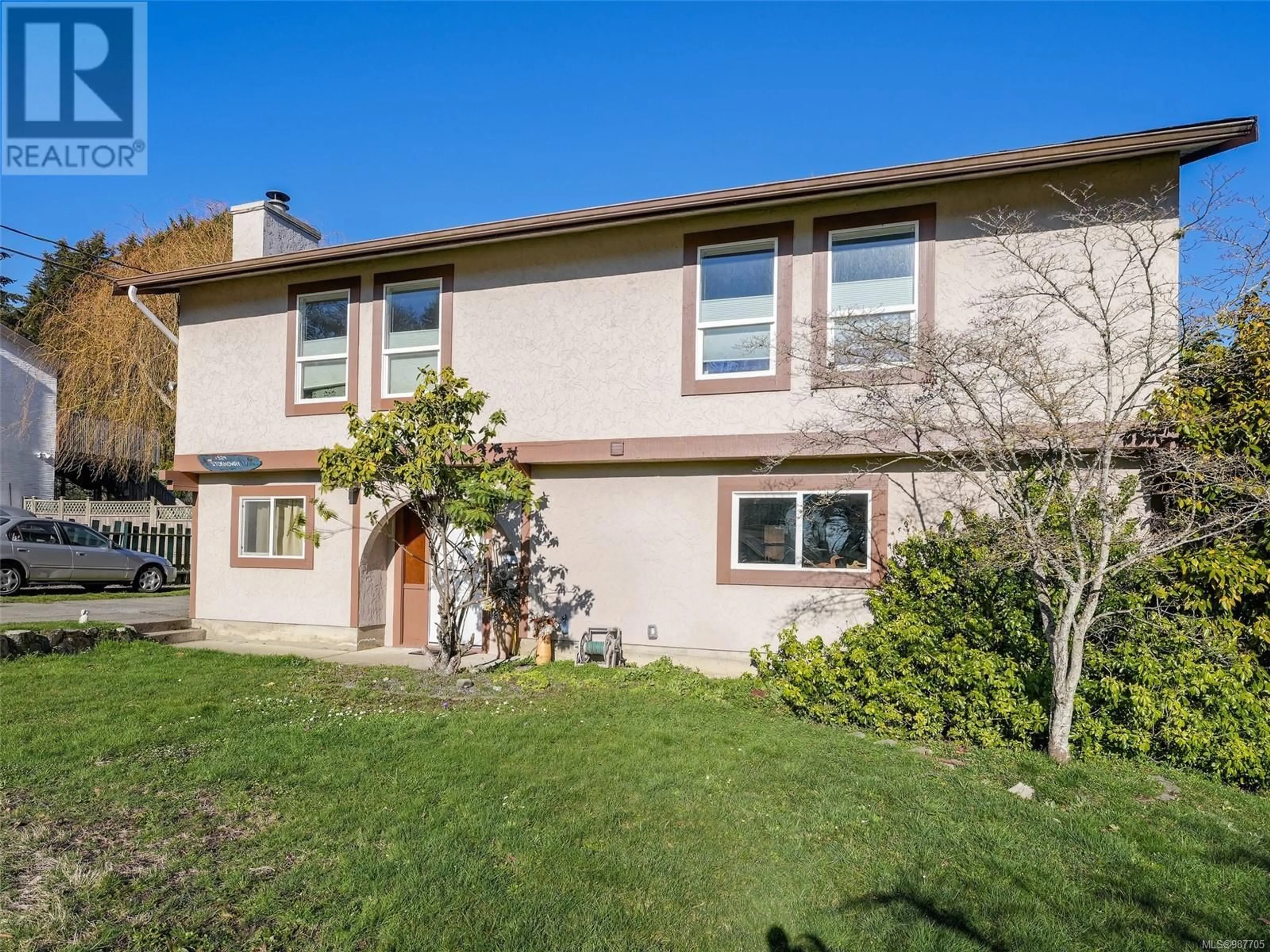 Home with vinyl exterior material, street for 524 STORNOWAY DRIVE, Colwood British Columbia V9C2R4