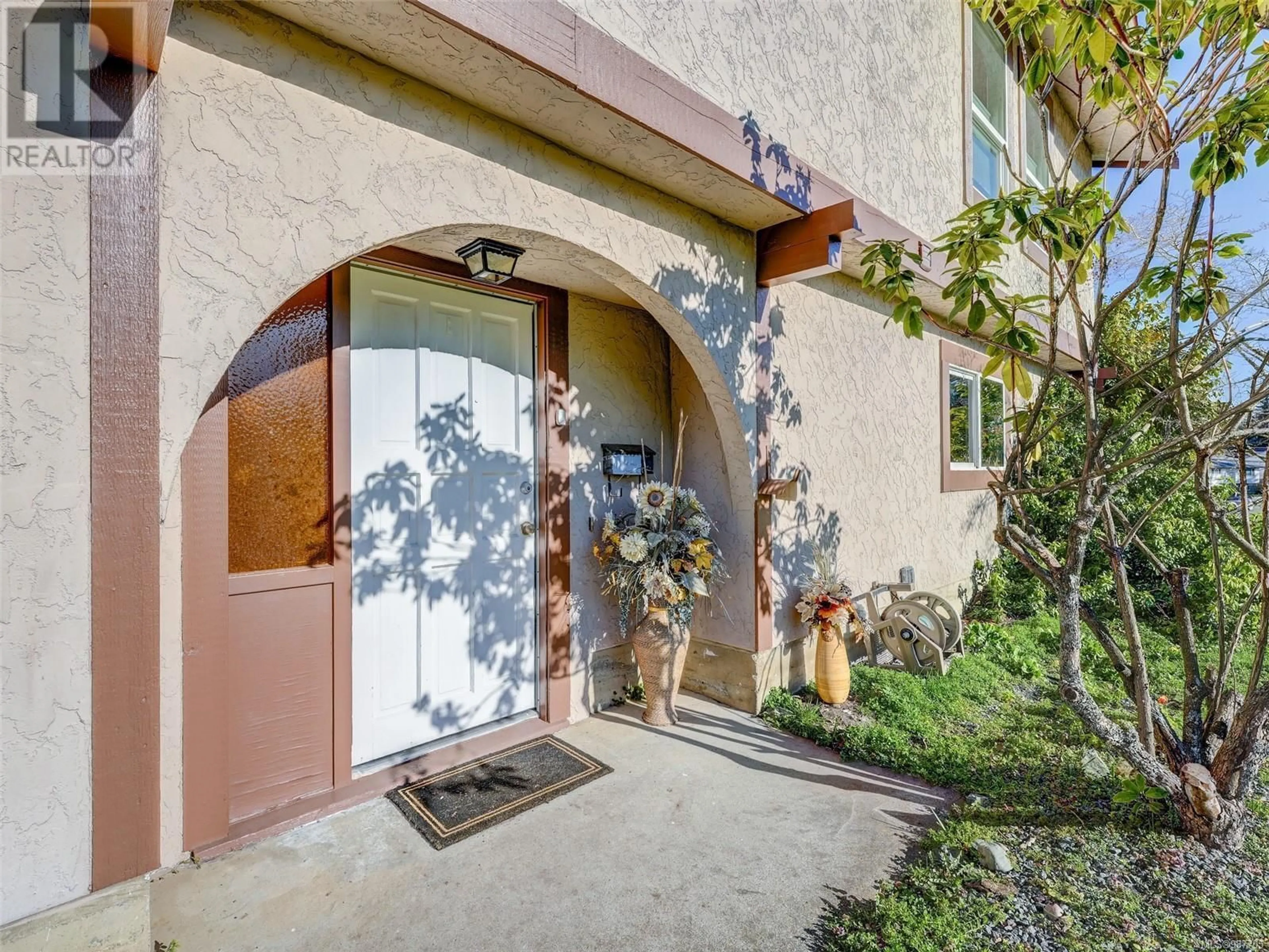Indoor entryway for 524 STORNOWAY DRIVE, Colwood British Columbia V9C2R4