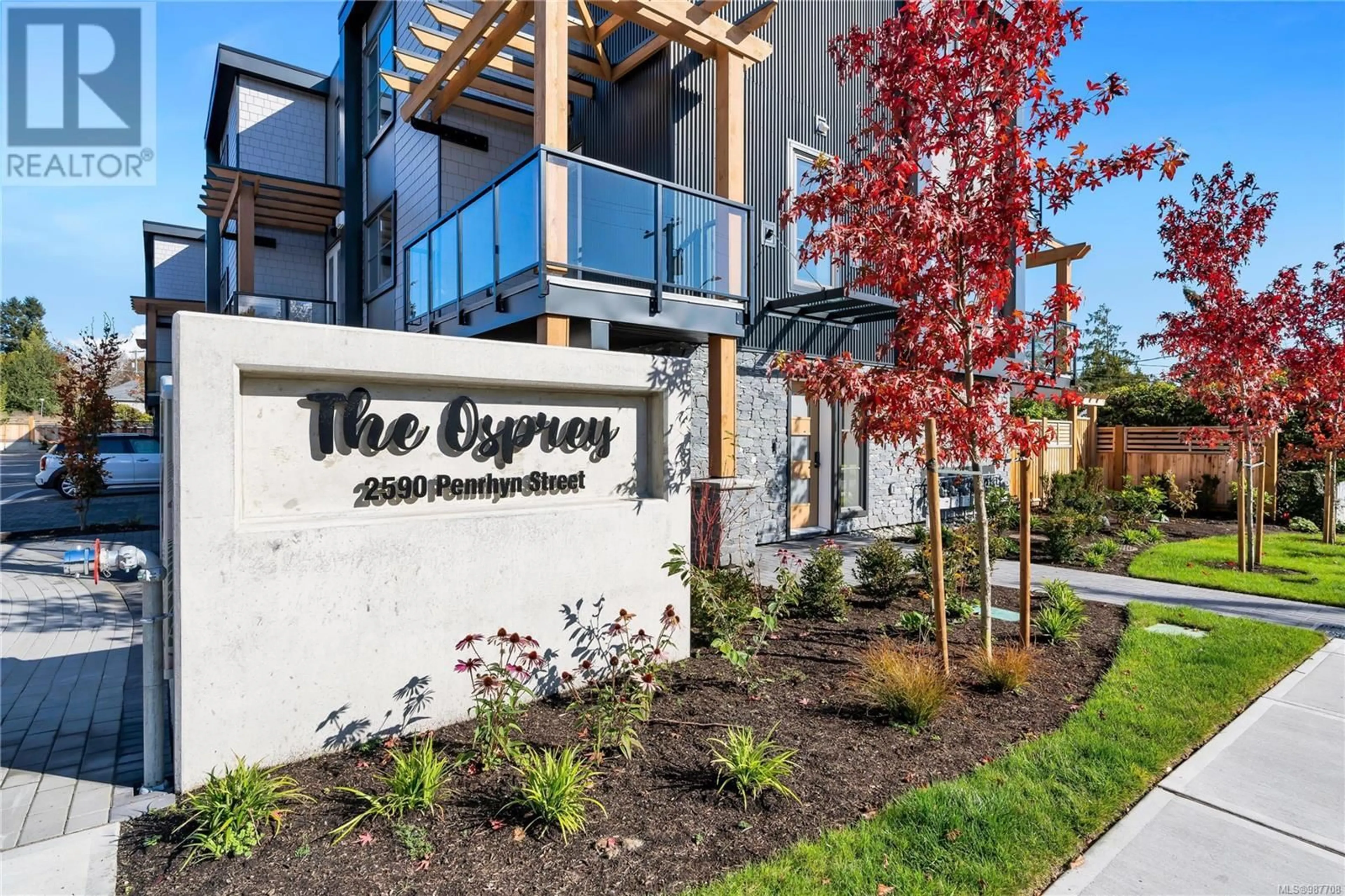 Indoor foyer for 9 2590 Penrhyn St, Saanich British Columbia V8N1G3