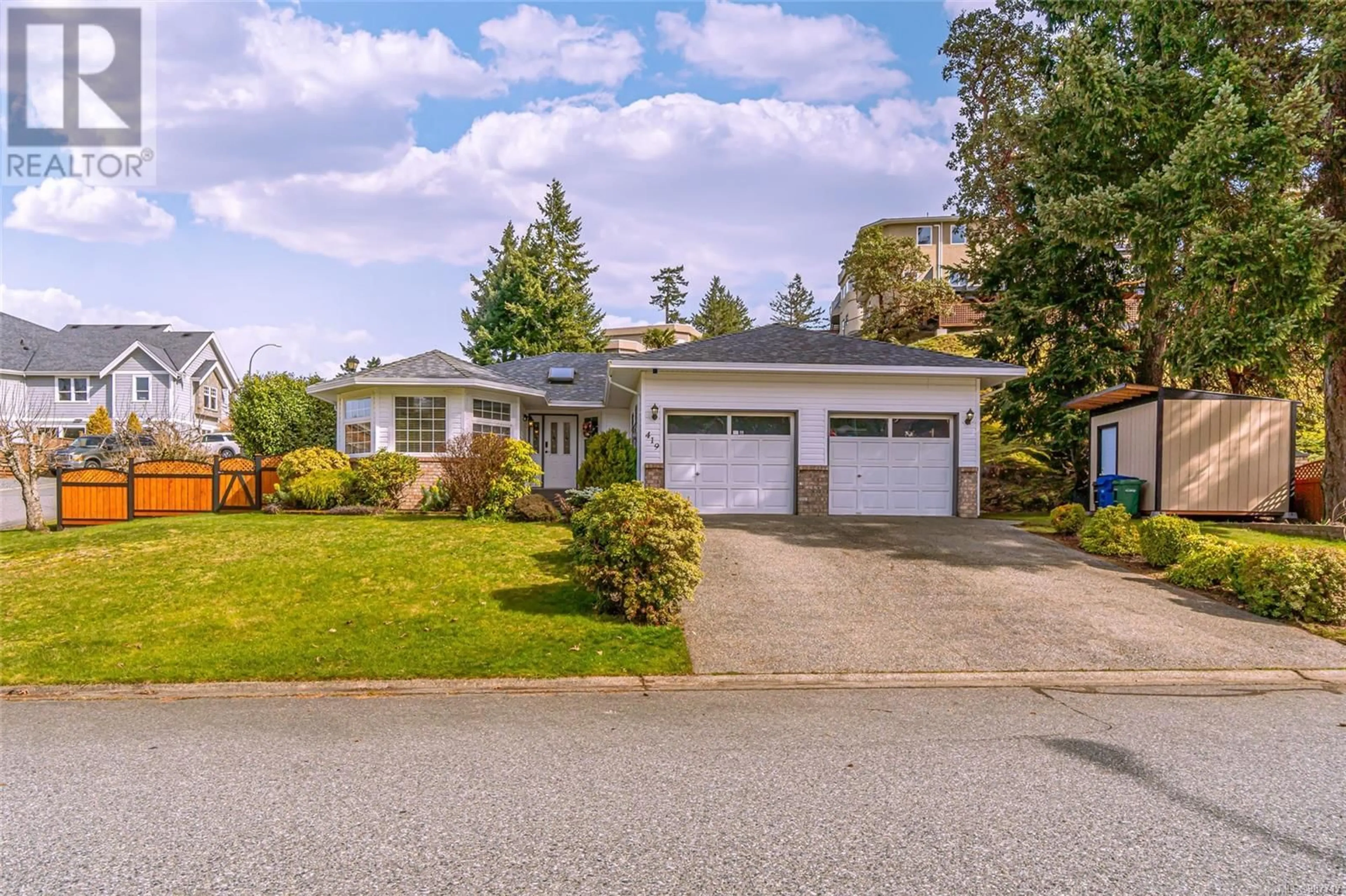 Home with vinyl exterior material, street for 419 Nottingham Dr, Nanaimo British Columbia V9T4T1