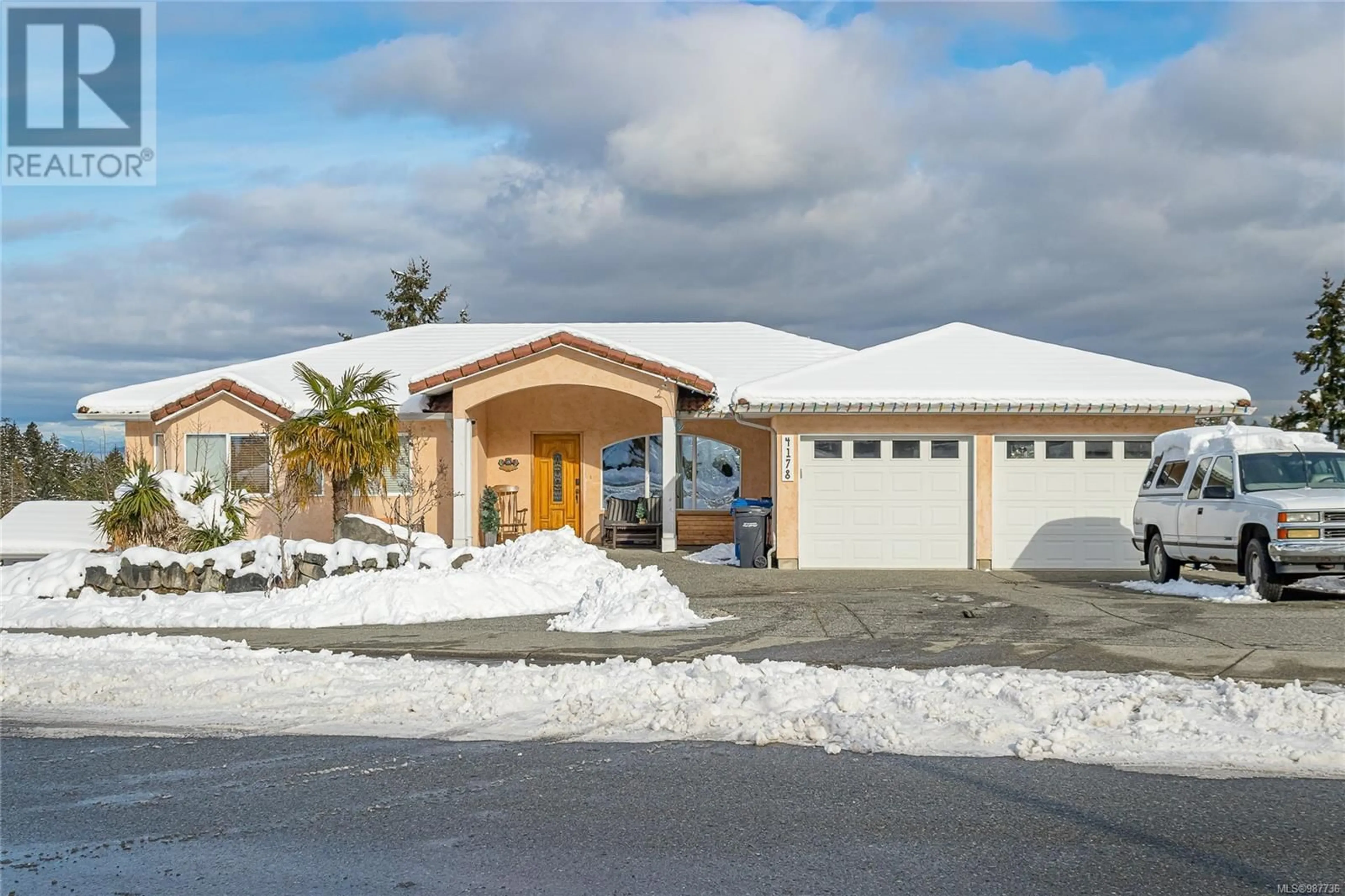 Home with vinyl exterior material, street for 4178 Gulfview Dr, Nanaimo British Columbia V9T6G3