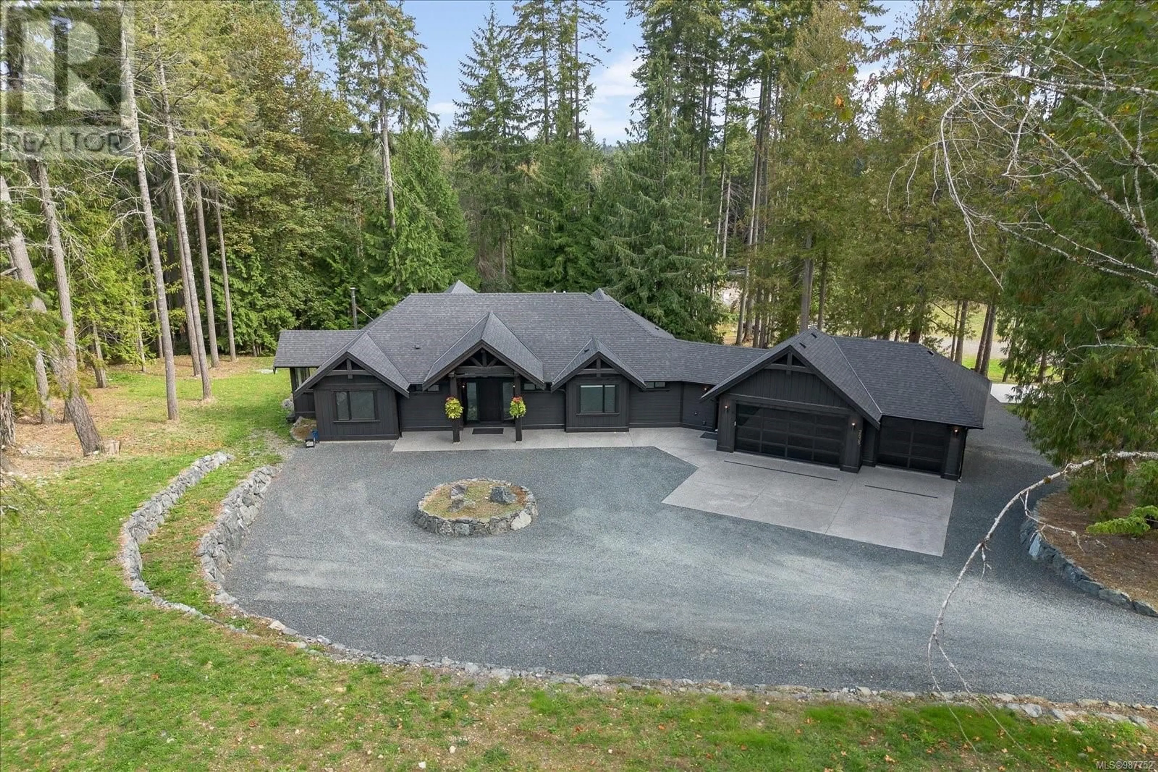 A pic from outside/outdoor area/front of a property/back of a property/a pic from drone, unknown for 2635 Steve Ellis Rd, Nanaimo British Columbia V9R0J7