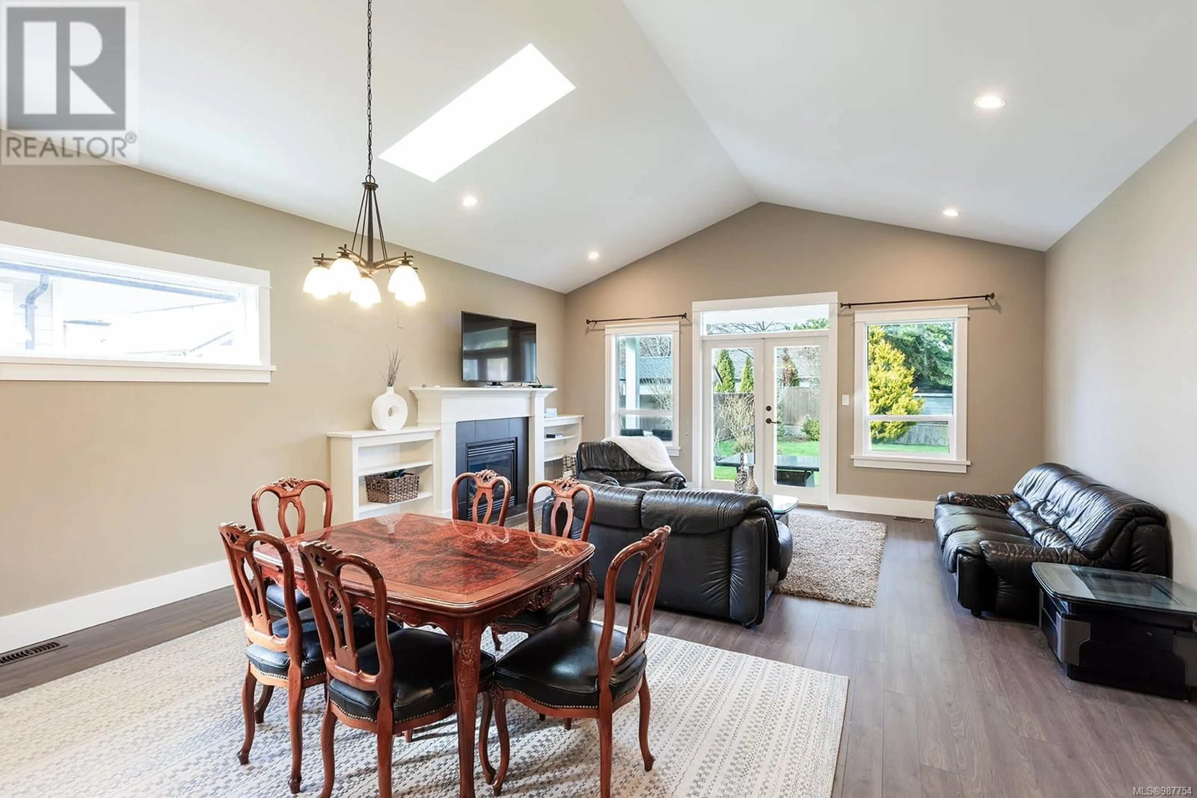 Open concept kitchen, unknown for 581 DOEHLE AVENUE, Parksville British Columbia V9P1A3