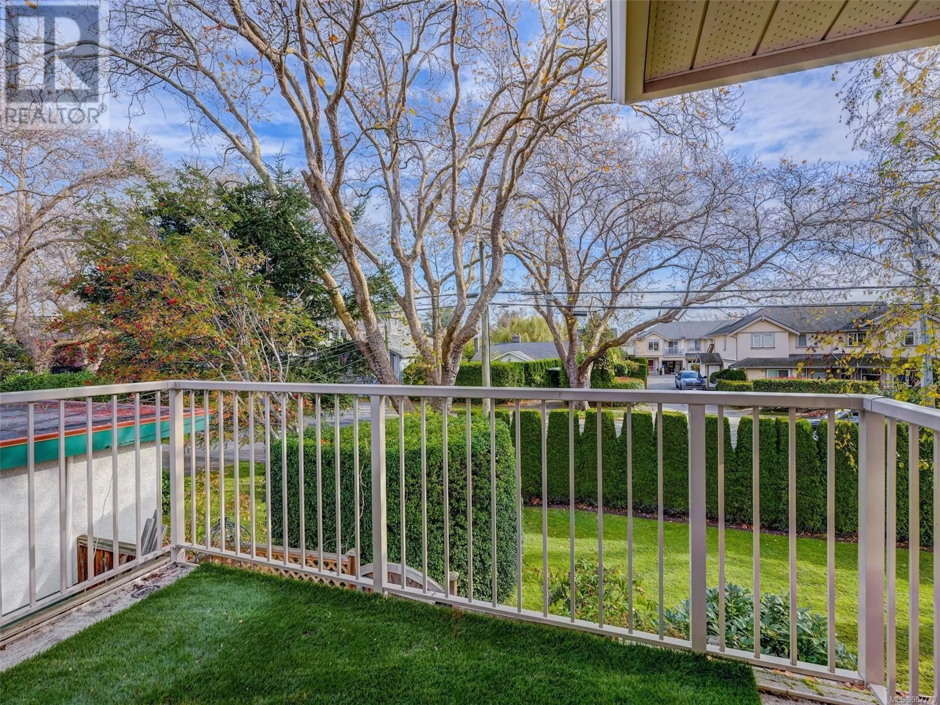 Patio, water/lake/river/ocean view for 1 - 2720 SHELBOURNE STREET, Victoria British Columbia V8R4M2