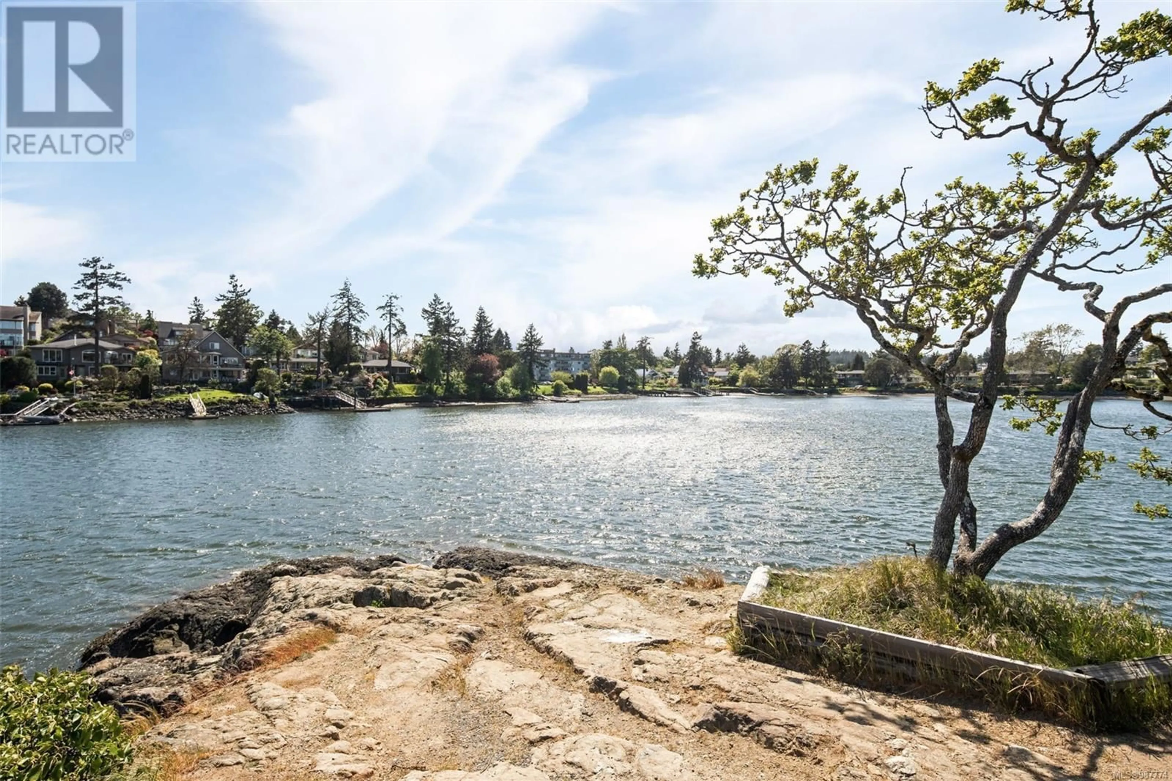 Patio, water/lake/river/ocean view for 409 75 Gorge Rd W, Saanich British Columbia V9A7A9