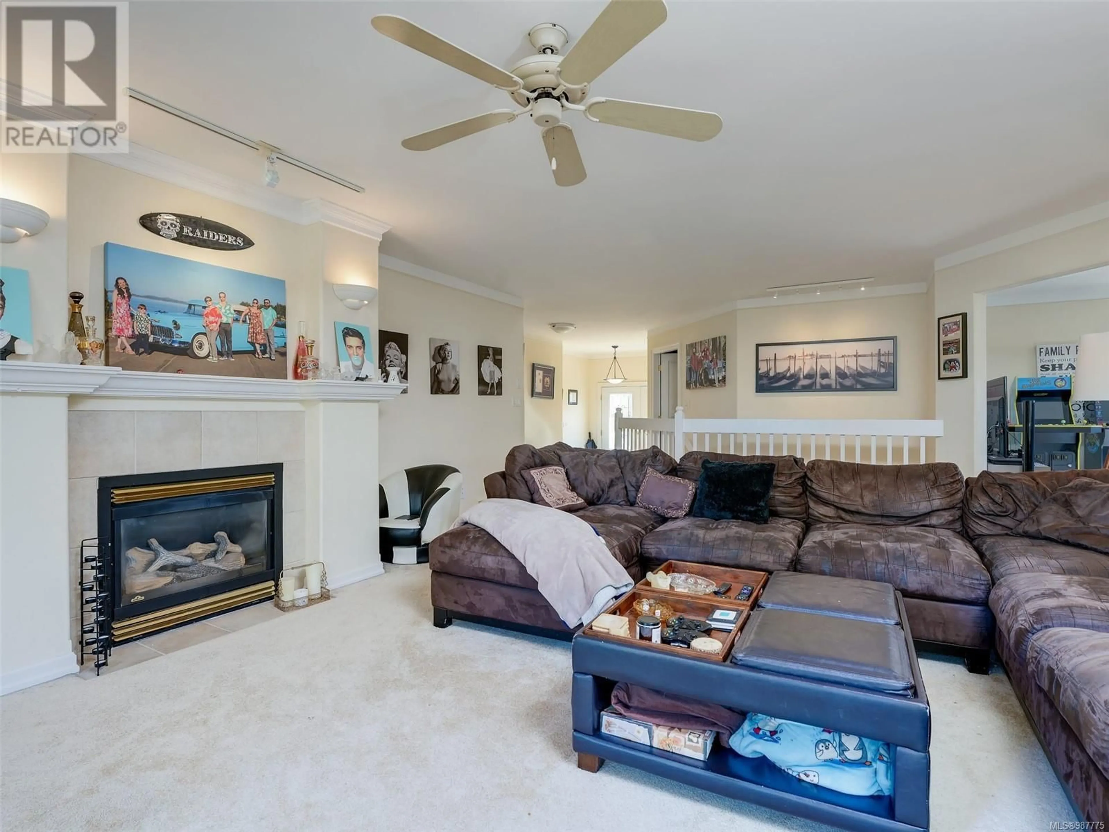 Living room with furniture, unknown for 1026 BRICKLEY CLOSE, North Saanich British Columbia V8L5L1