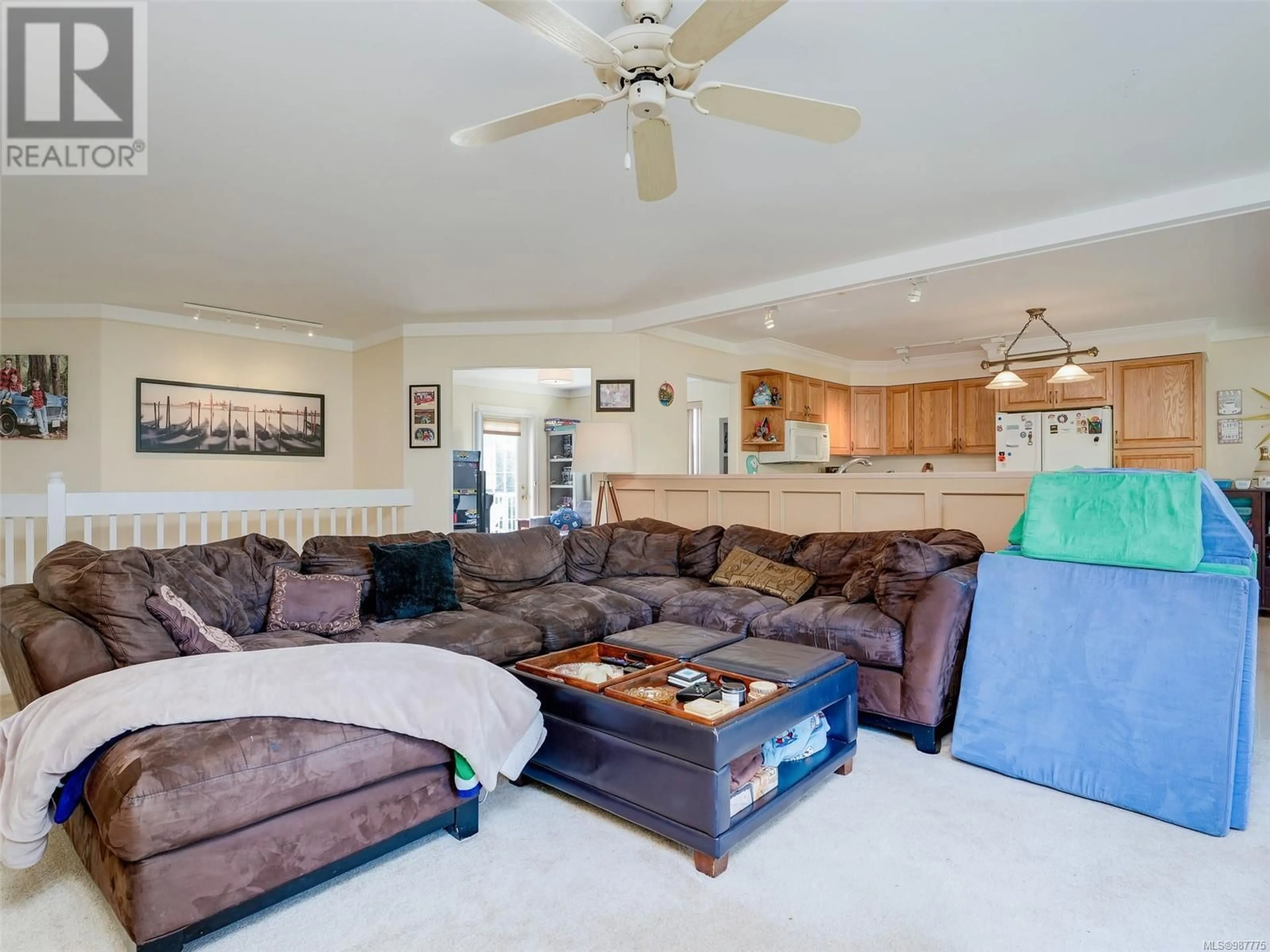 Living room with furniture, unknown for 1026 BRICKLEY CLOSE, North Saanich British Columbia V8L5L1