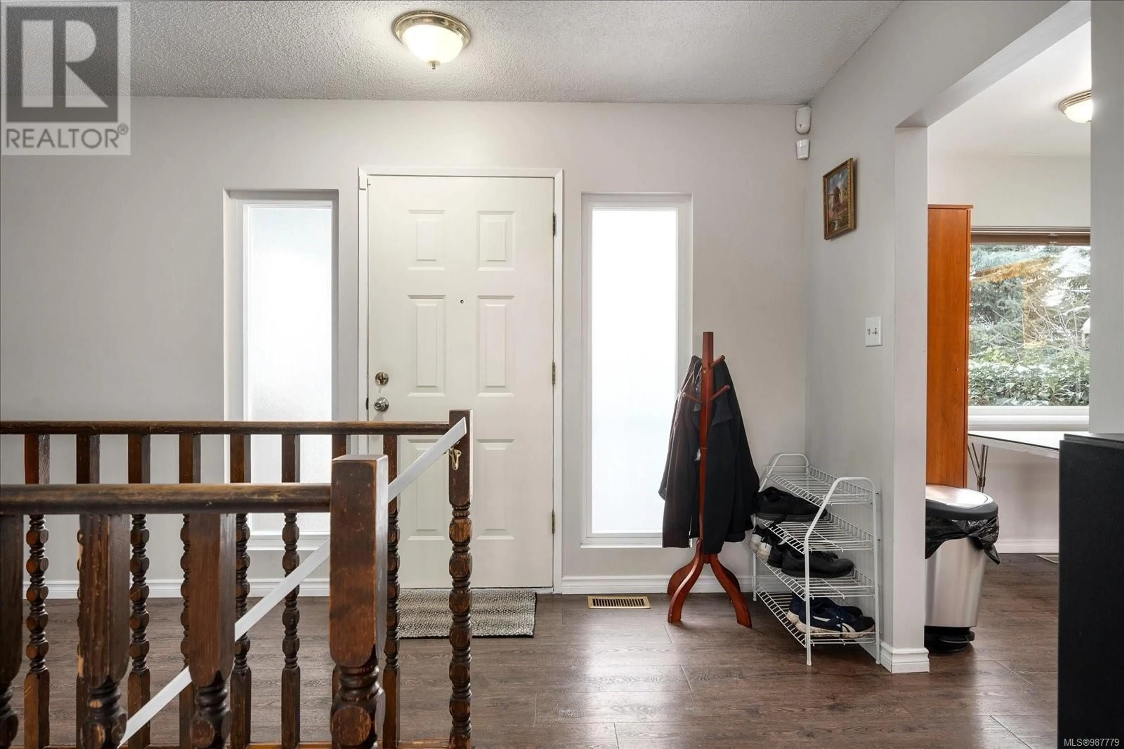 Indoor entryway for 145 Bird Sanctuary Dr, Nanaimo British Columbia V9R6G9