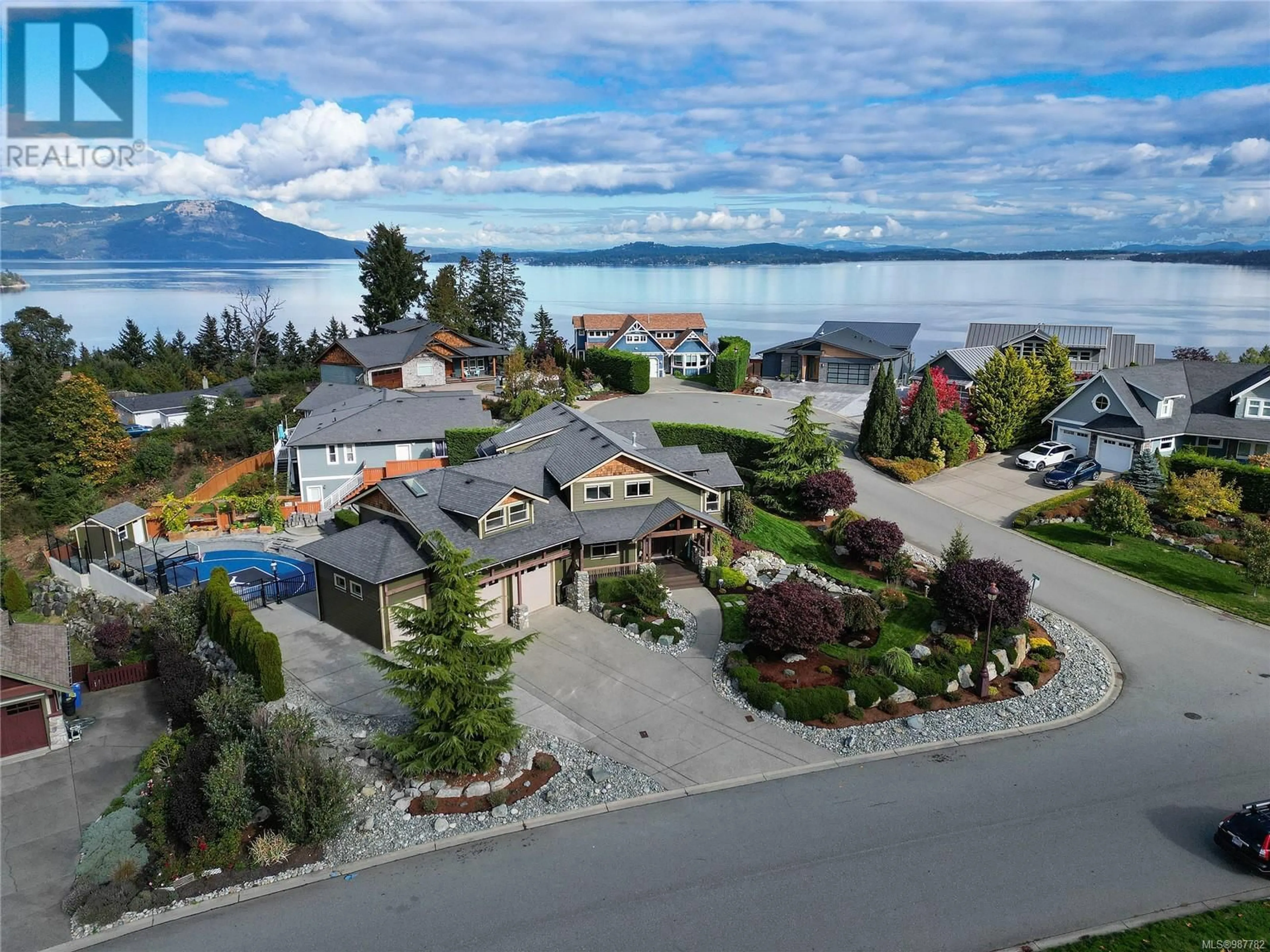 A pic from outside/outdoor area/front of a property/back of a property/a pic from drone, water/lake/river/ocean view for 601 Sentinel Dr, Mill Bay British Columbia V0R2P4