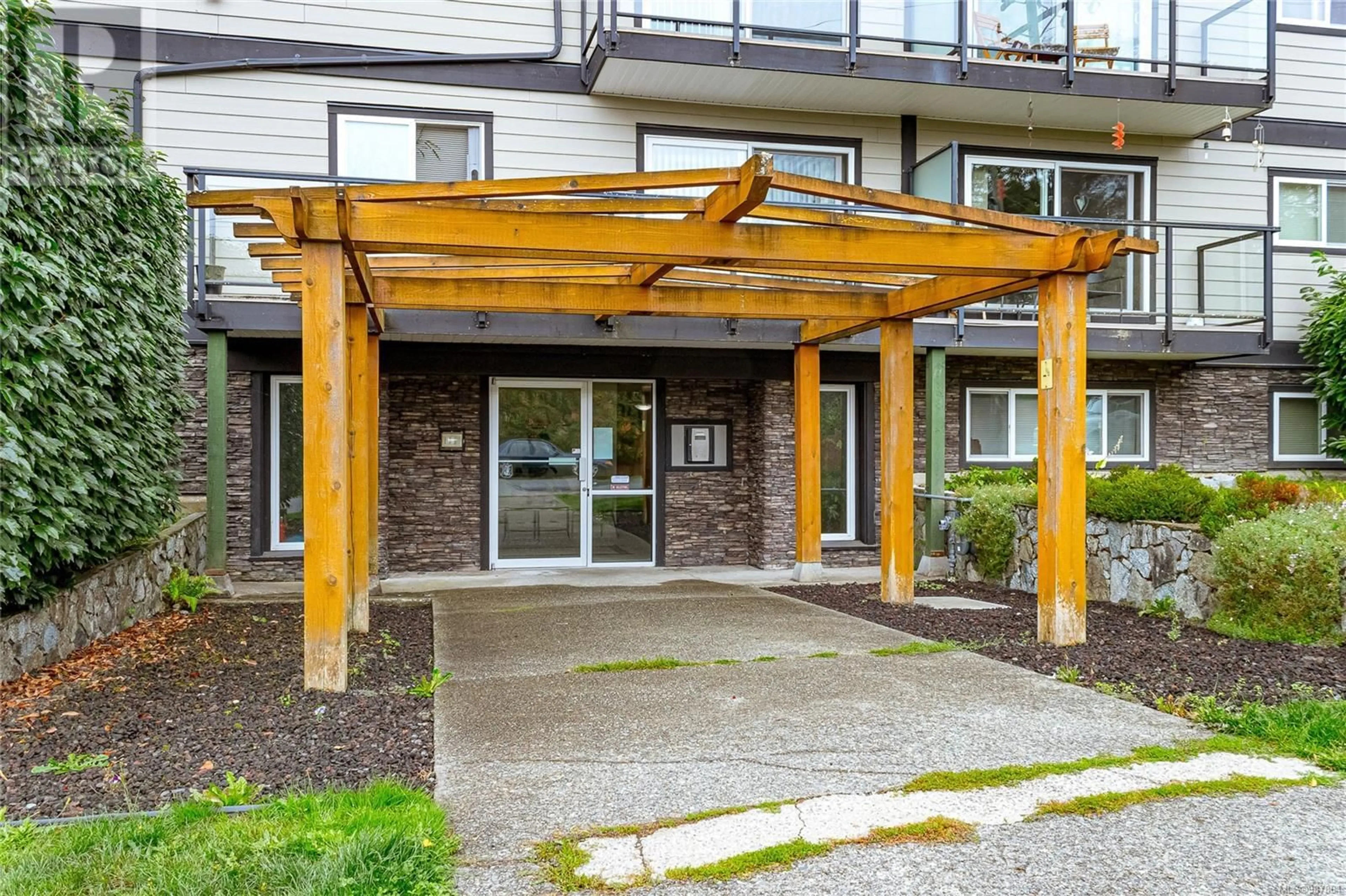 Patio, building for 308 218 Bayview Ave, Ladysmith British Columbia V9G1S8