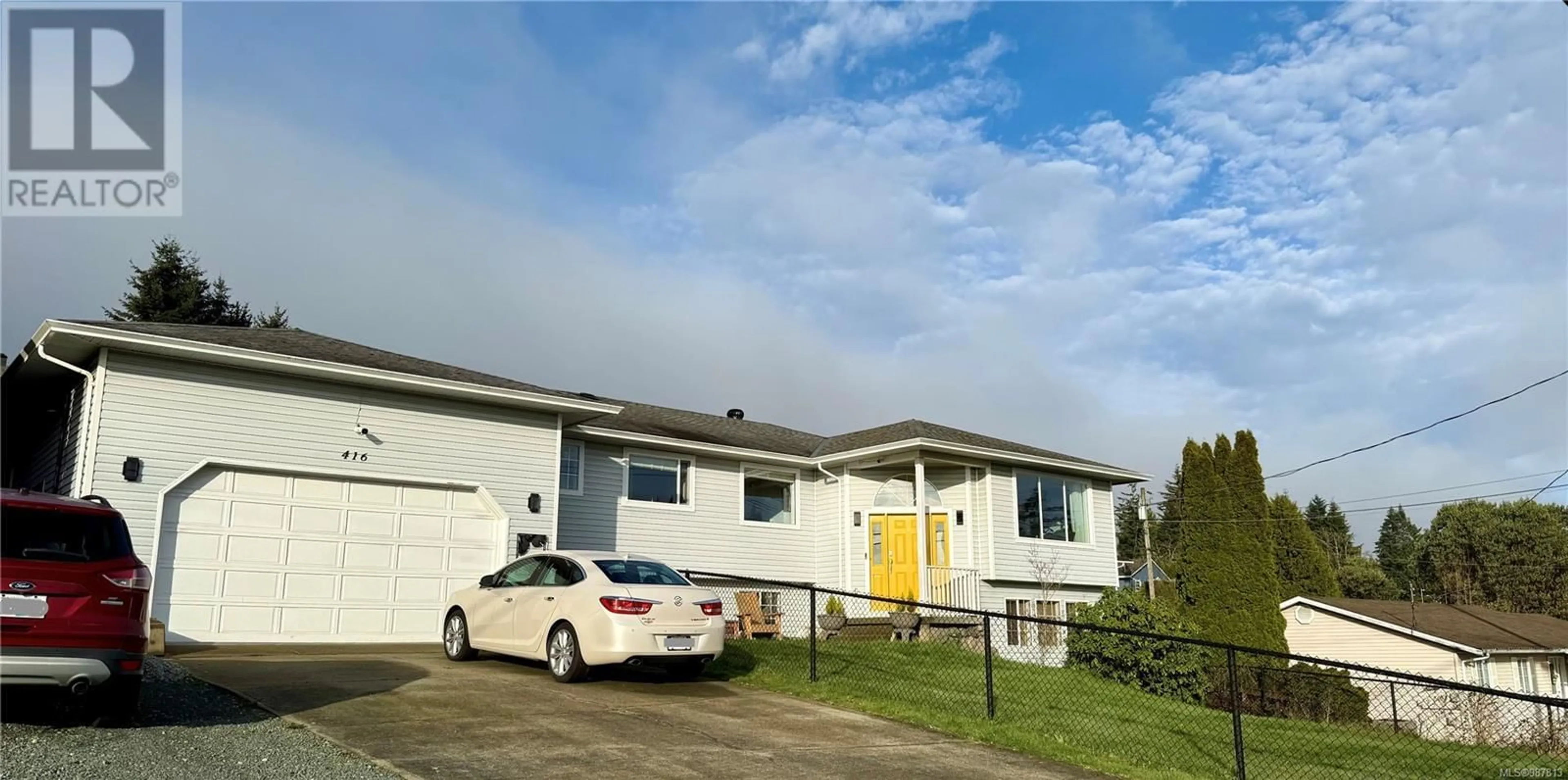 Home with vinyl exterior material, street for 416 STRANG DRIVE, Ladysmith British Columbia V9G1V1