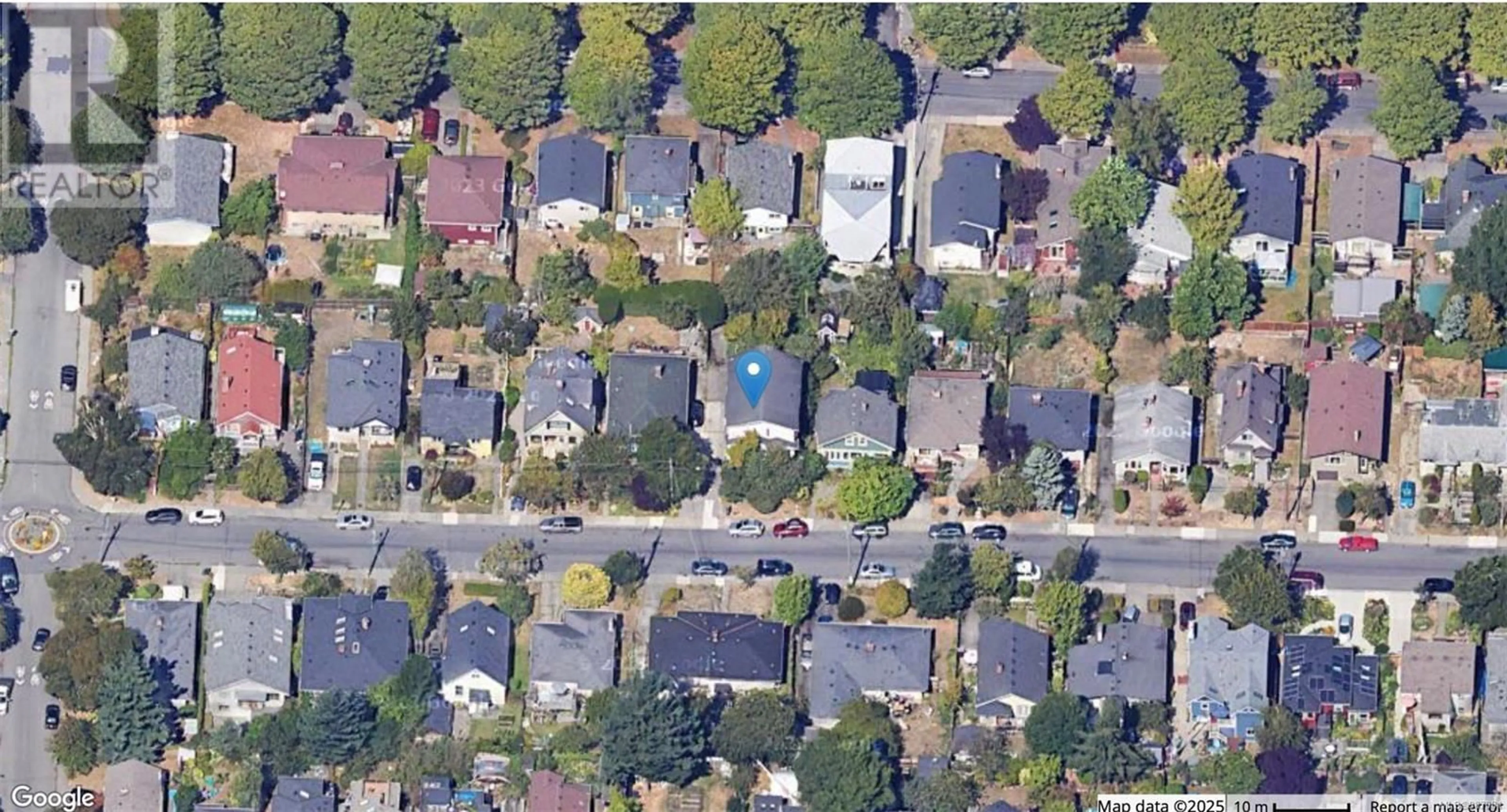 A pic from outside/outdoor area/front of a property/back of a property/a pic from drone, street for 1428 Denman St, Victoria British Columbia V8R1X6