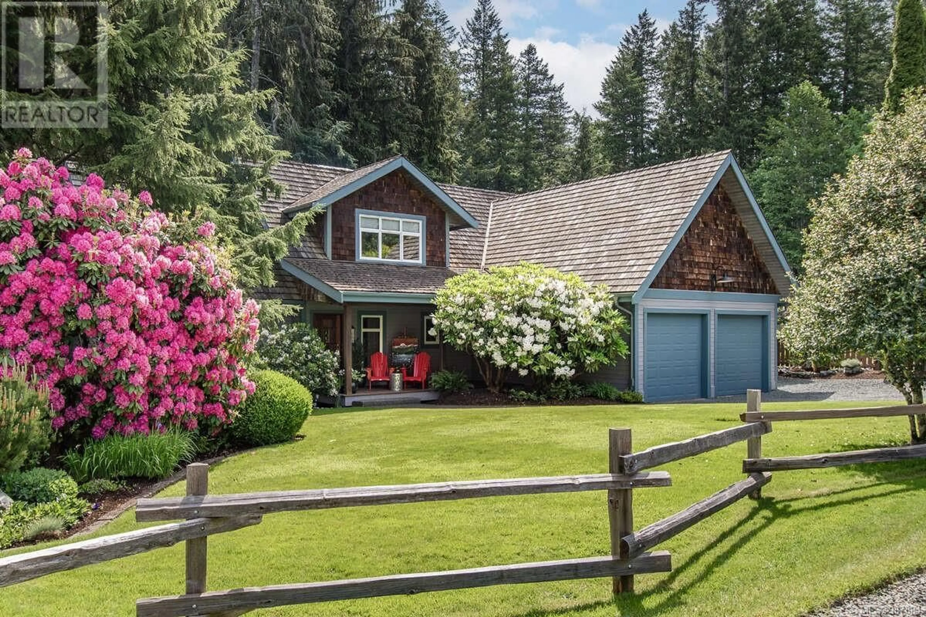 Home with vinyl exterior material, street for 3065 MARTIN ROAD, Campbell River British Columbia V9W1M4
